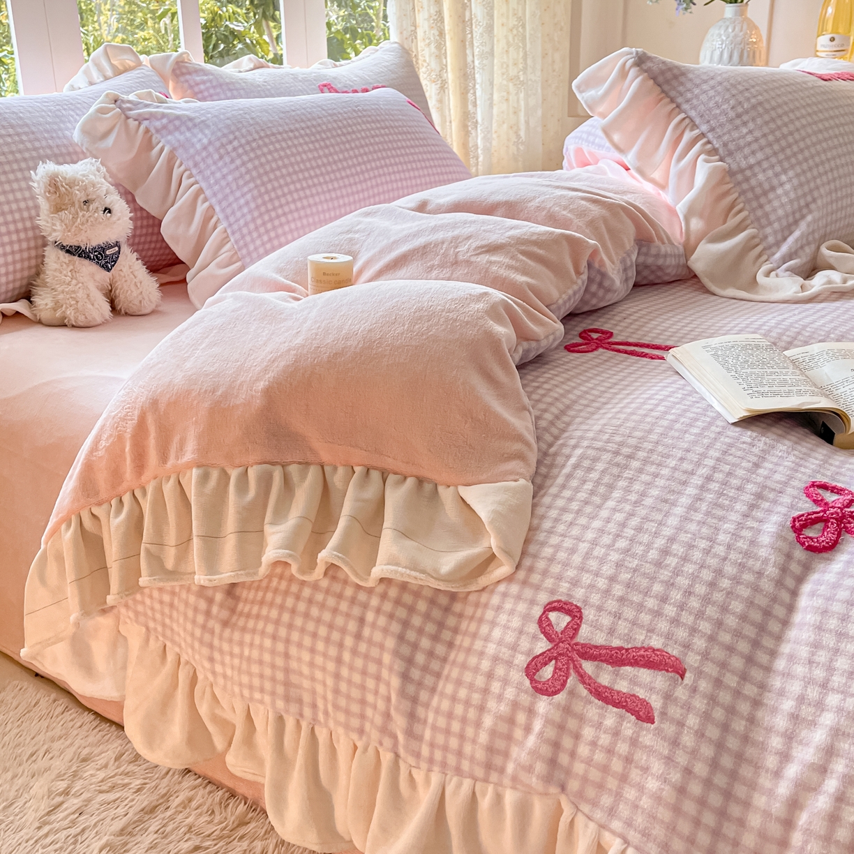 91家纺网 家纺一手货源 找家纺 沐辰 2025新款牛奶绒绣花蝴蝶结花边款四件套 绒蝴蝶结-紫格