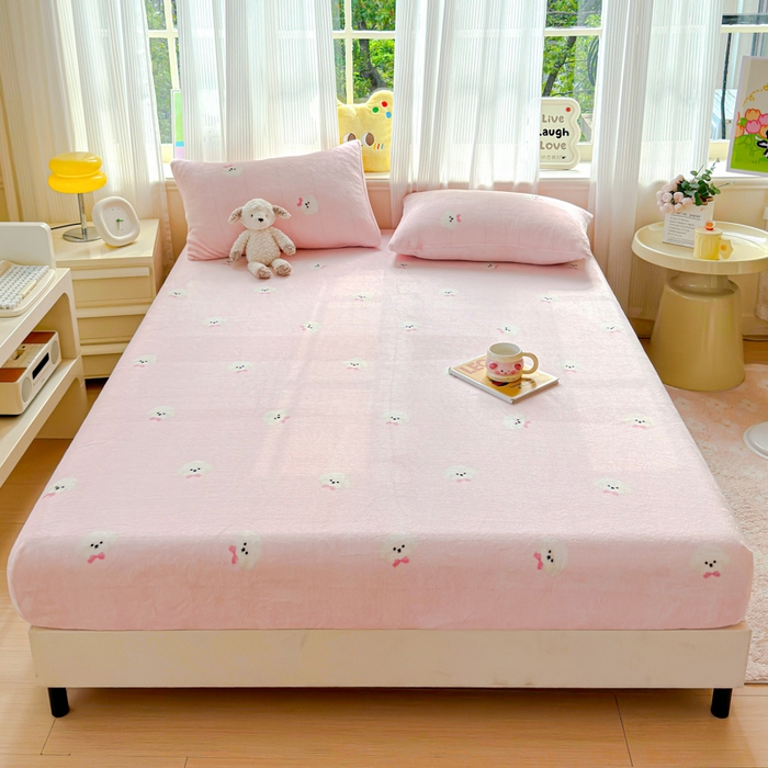 91家纺网 家纺一手货源 找家纺 澜妃 2025新款高克重软软糯糯牛奶绒单床笠CL系列（小红书推荐） CL-绒绒小狗粉