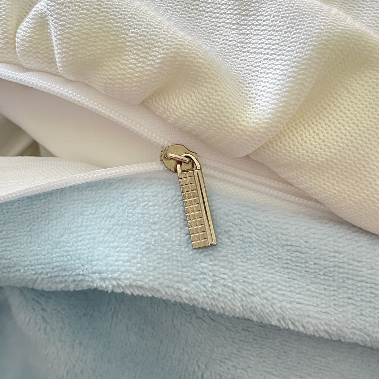 91家纺网 家纺一手货源 找家纺 沐辰 2025新款牛奶绒绣花蝴蝶结花边款四件套 绒蝴蝶结-绿格