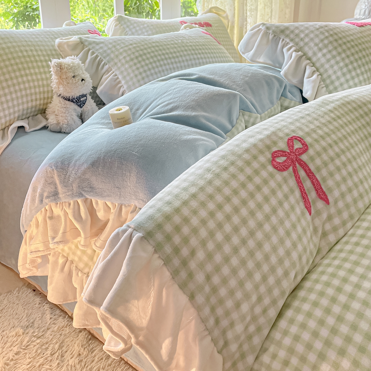 91家纺网 家纺一手货源 找家纺 沐辰 2025新款牛奶绒绣花蝴蝶结花边款四件套 绒蝴蝶结-绿格