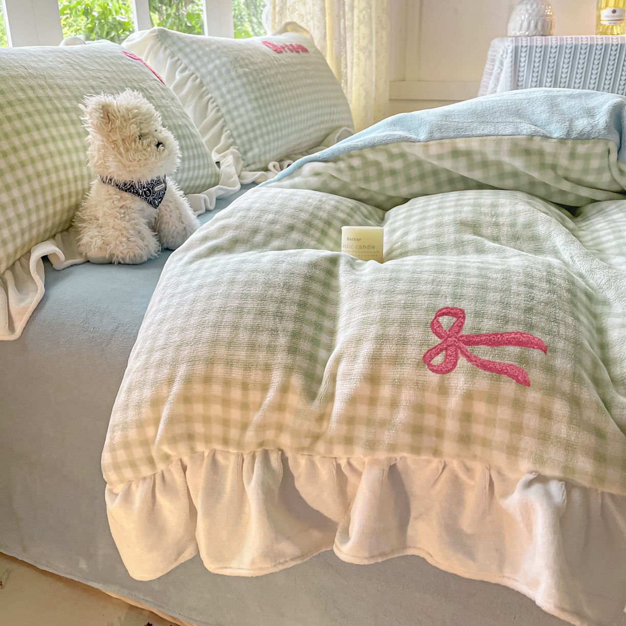 91家纺网 家纺一手货源 找家纺 沐辰 2025新款牛奶绒绣花蝴蝶结花边款四件套 绒蝴蝶结-绿格