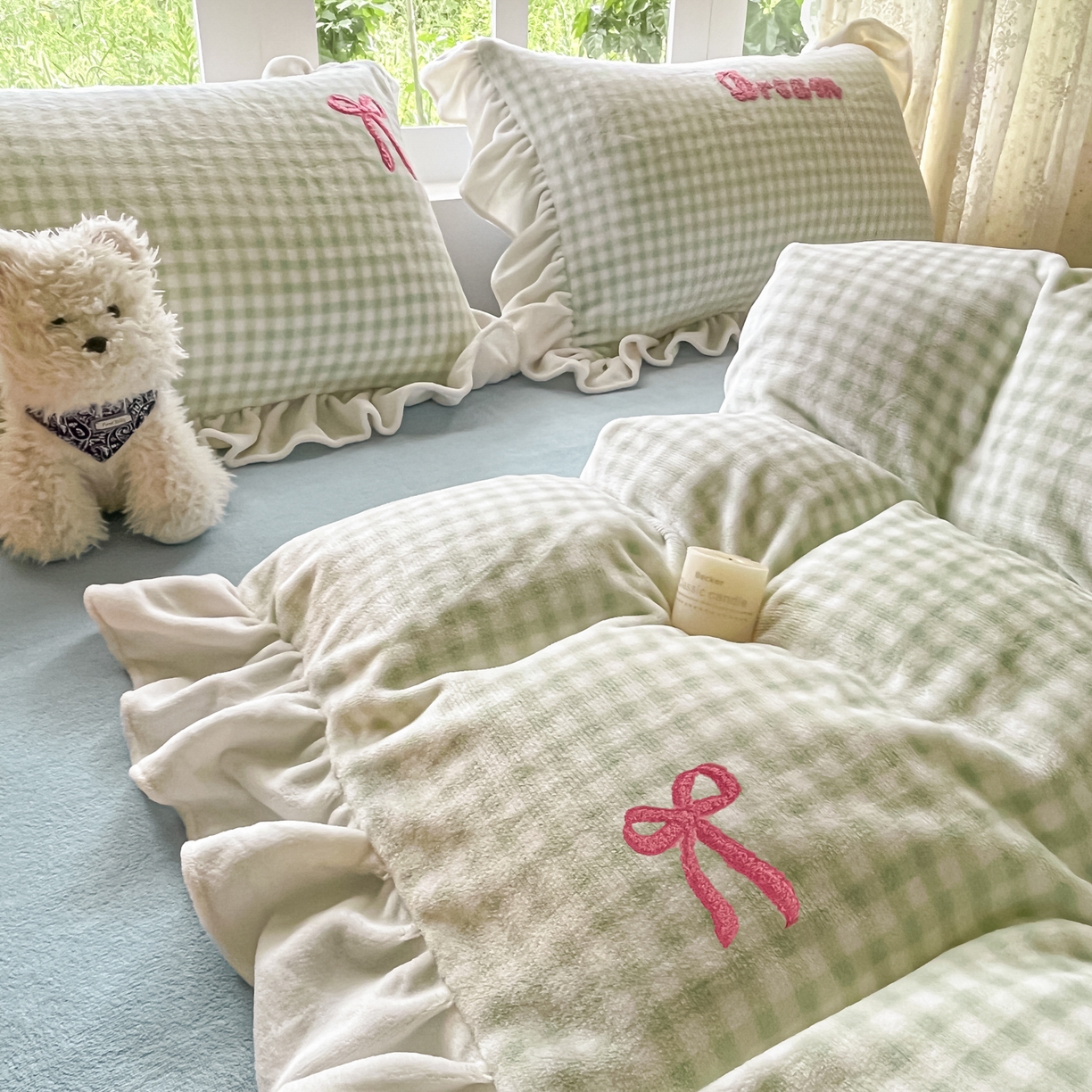 91家纺网 家纺一手货源 找家纺 沐辰 2025新款牛奶绒绣花蝴蝶结花边款四件套 绒蝴蝶结-绿格