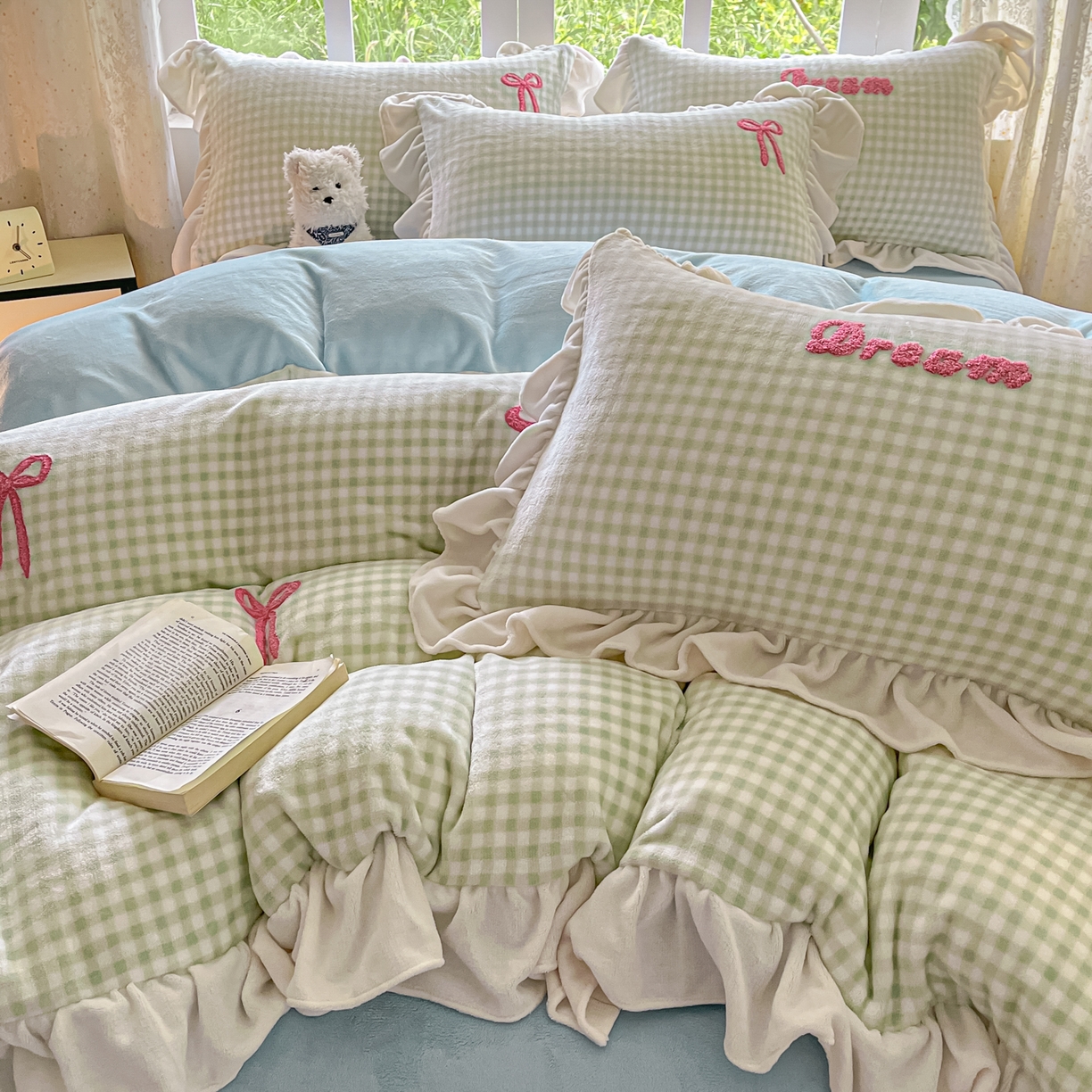 91家纺网 家纺一手货源 找家纺 沐辰 2025新款牛奶绒绣花蝴蝶结花边款四件套 绒蝴蝶结-绿格