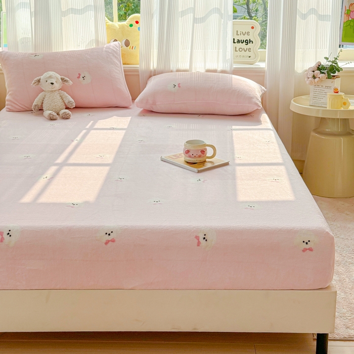 91家纺网 家纺一手货源 找家纺 澜妃 2025新款高克重软软糯糯牛奶绒单床笠CL系列（小红书推荐） CL-绒绒小狗粉