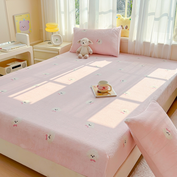 91家纺网 家纺一手货源 找家纺 澜妃 2025新款高克重软软糯糯牛奶绒单床笠CL系列（小红书推荐） CL-绒绒小狗粉