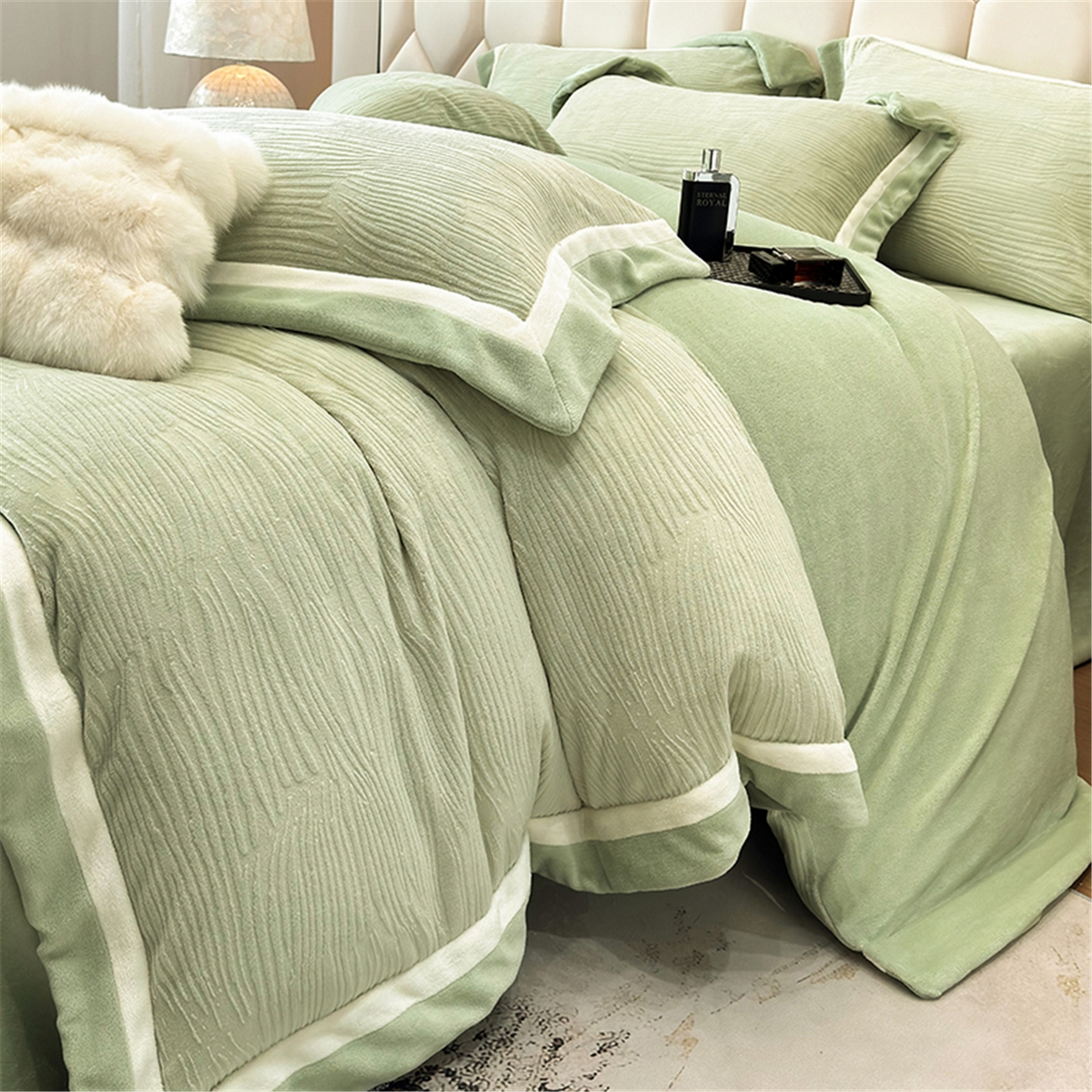 91家纺网 家纺一手货源 找家纺 家居1号家纺 2025新款230克全消光瑞丽牛奶绒烂花四件套（控价标准258加大278 会员优惠10元） 瑞丽-苹果绿