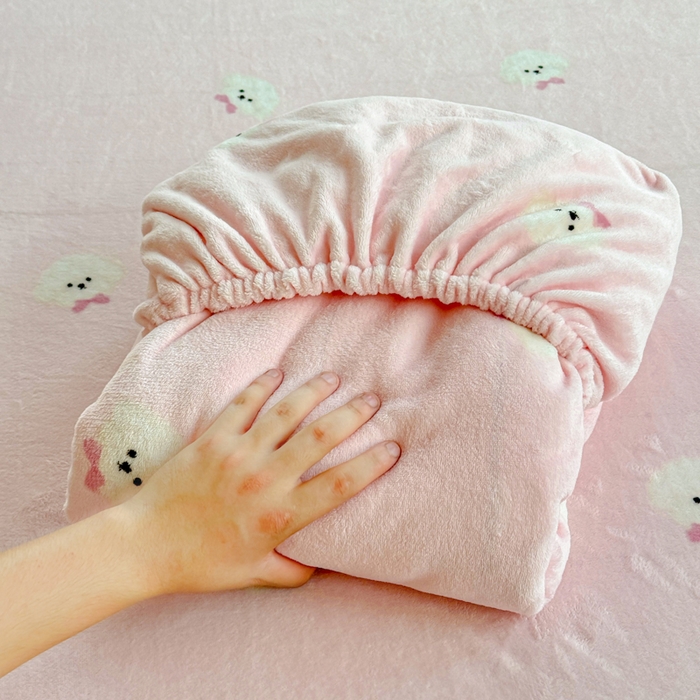 91家纺网 家纺一手货源 找家纺 澜妃 2025新款高克重软软糯糯牛奶绒单床笠CL系列（小红书推荐） CL-绒绒小狗粉