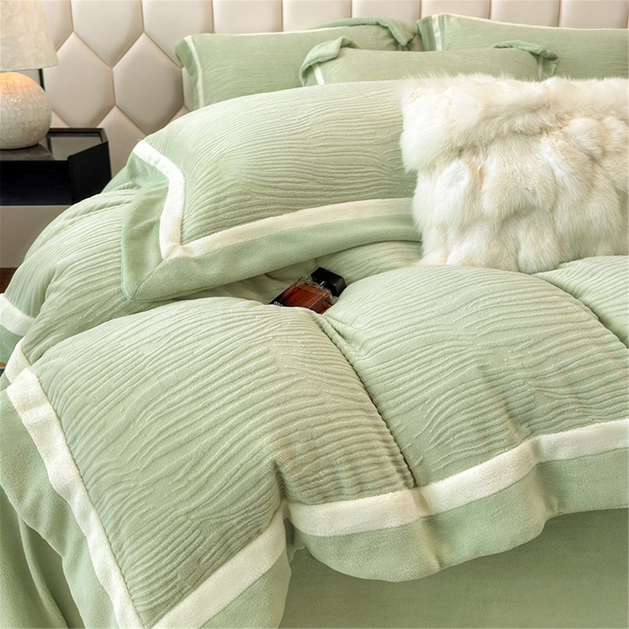 91家纺网 家纺一手货源 找家纺 家居1号家纺 2025新款230克全消光瑞丽牛奶绒烂花四件套（控价标准258加大278 会员优惠10元） 瑞丽-苹果绿