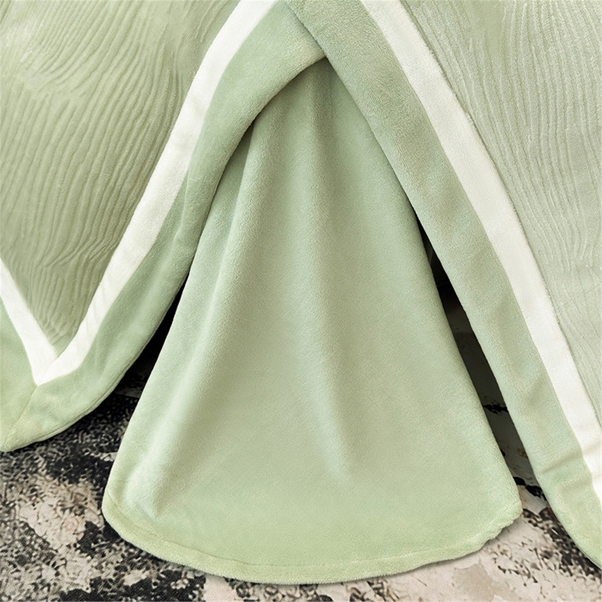 91家纺网 家纺一手货源 找家纺 家居1号家纺 2025新款230克全消光瑞丽牛奶绒烂花四件套（控价标准258加大278 会员优惠10元） 瑞丽-苹果绿