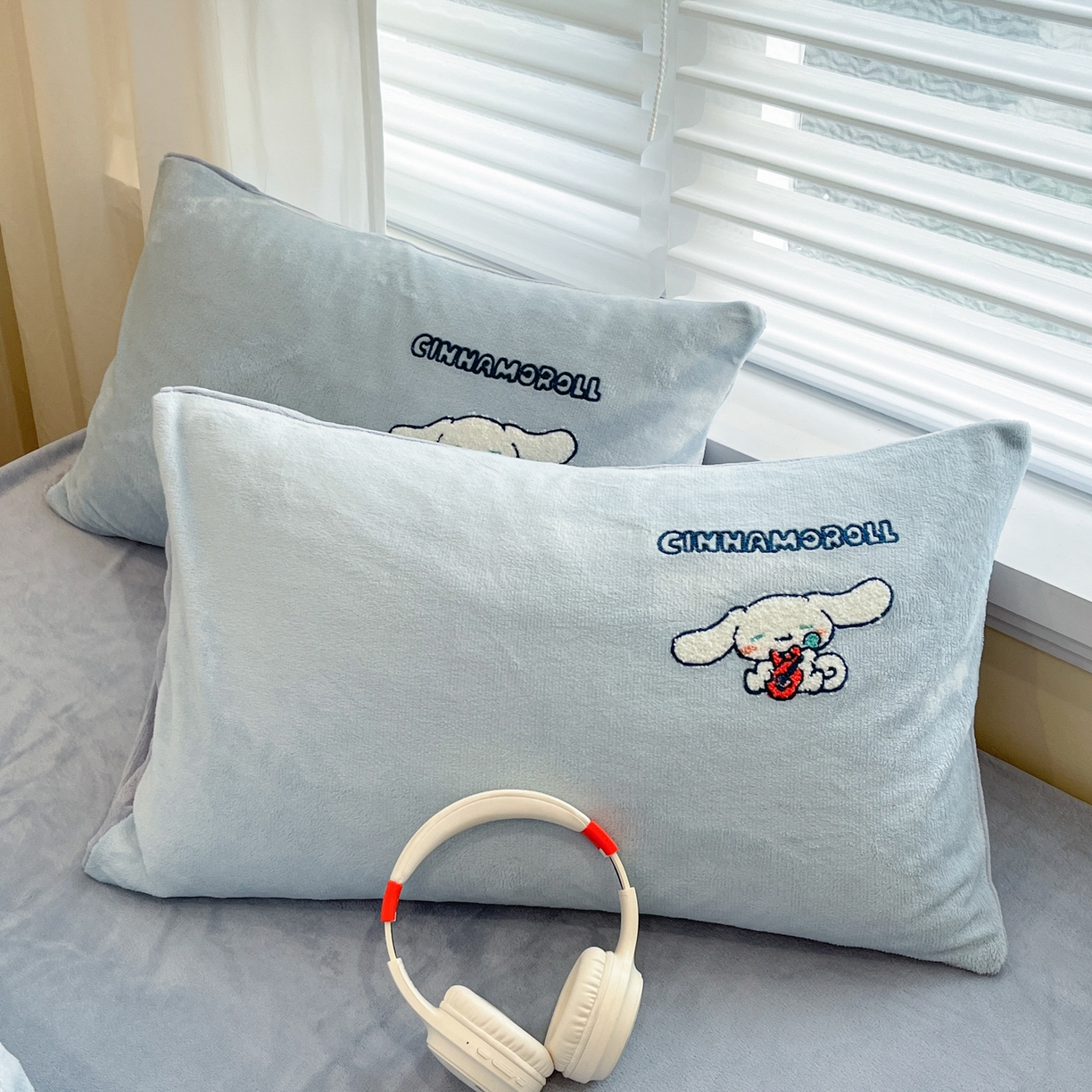 91家纺网 家纺一手货源 找家纺 沐辰 2025新款牛奶绒绣花三丽鸥系列四件套 假日云朵狗