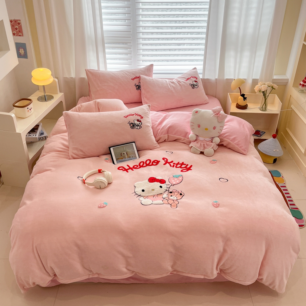 沐辰 2025新款牛奶绒绣花三丽鸥系列四件套 暖心凯蒂猫