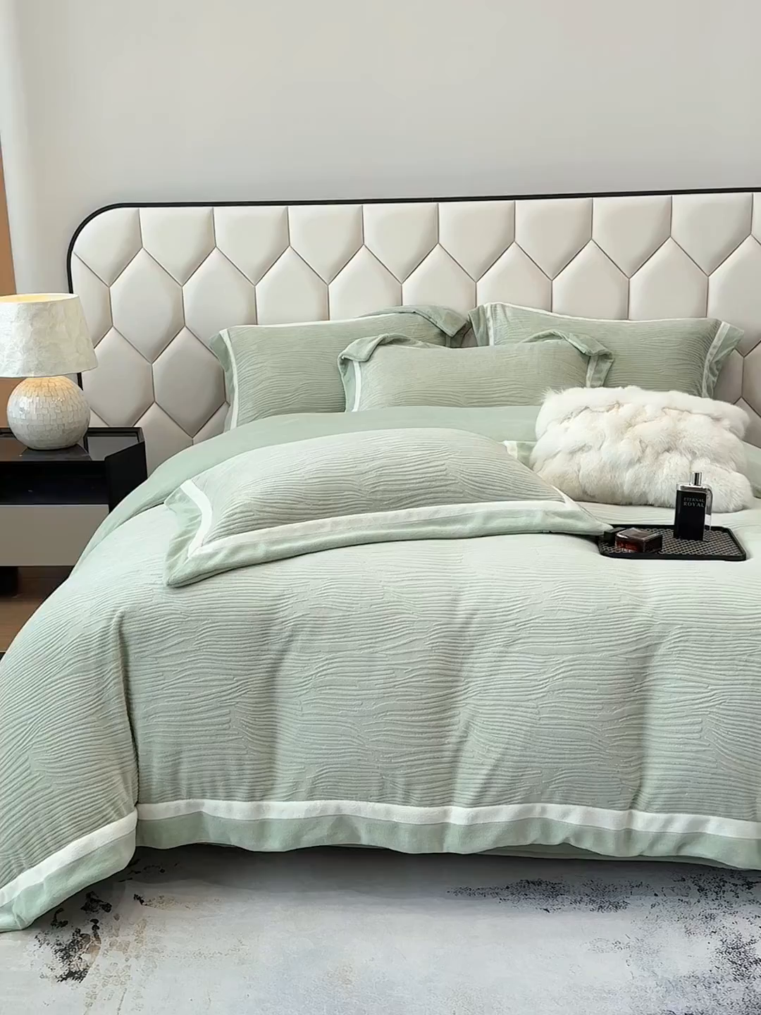 91家纺网 家纺一手货源 找家纺 家居1号家纺 2025新款230克全消光瑞丽牛奶绒烂花四件套（控价标准258加大278 会员优惠10元） 瑞丽-苹果绿