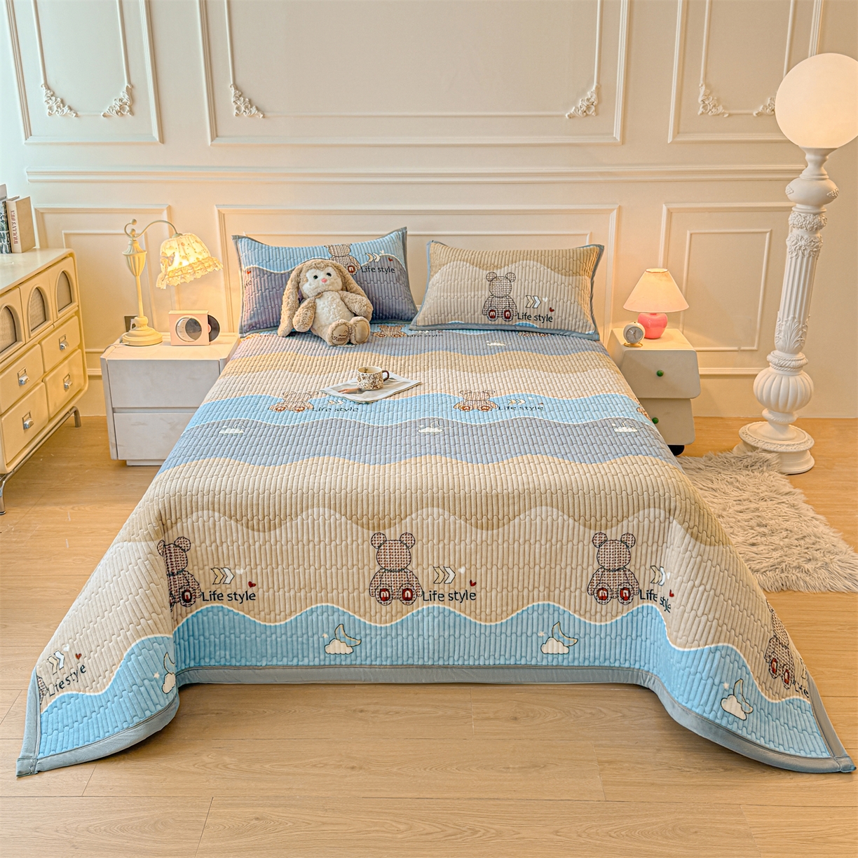 91家纺网 家纺一手货源 找家纺 慕木家纺 2025新款高克重牛奶绒小清新印花卡通夹棉单床盖床盖单件（提供买家秀) 牛奶绒床盖-水波熊