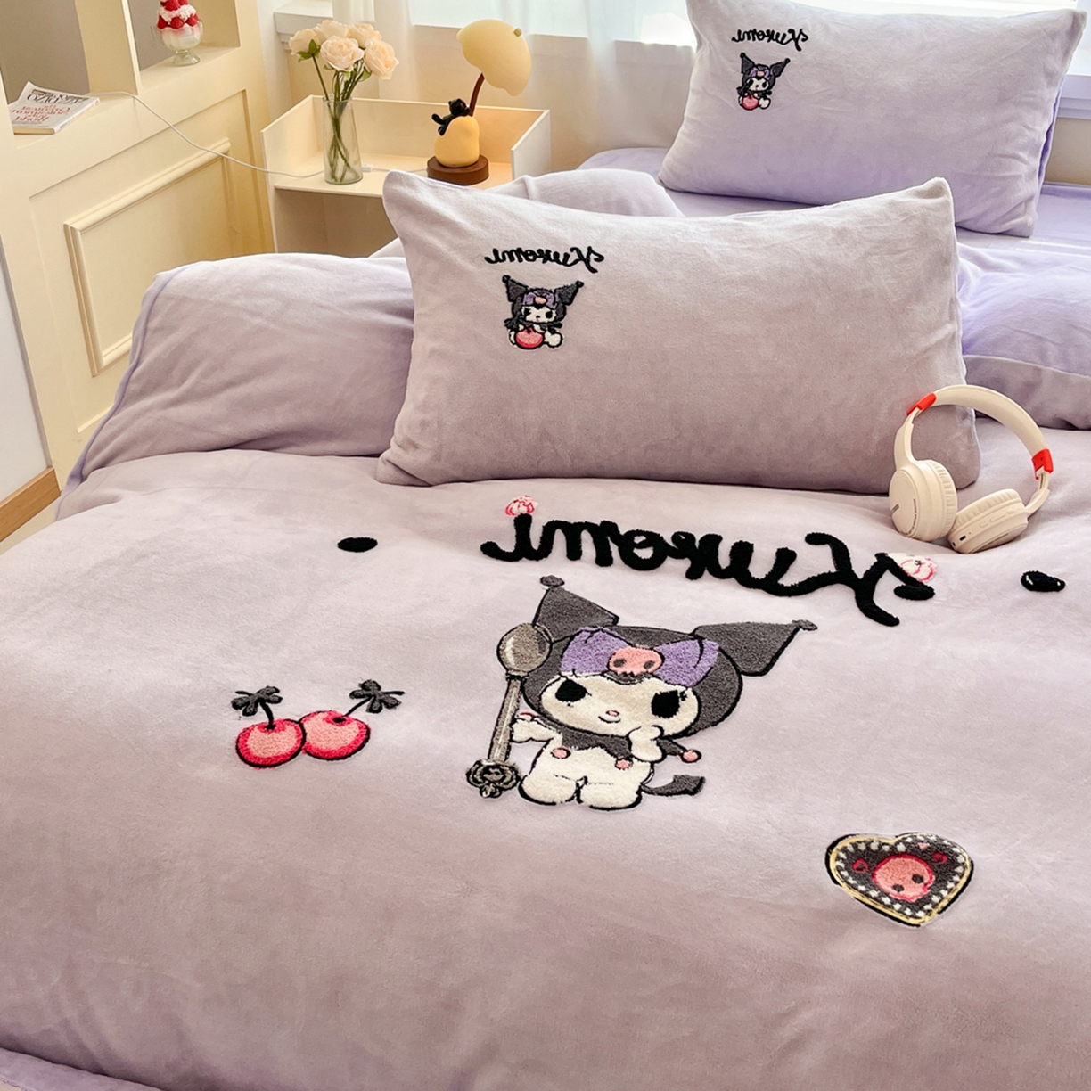 91家纺网 家纺一手货源 找家纺 （总）沐辰 2025新款牛奶绒绣花三丽鸥系列四件套