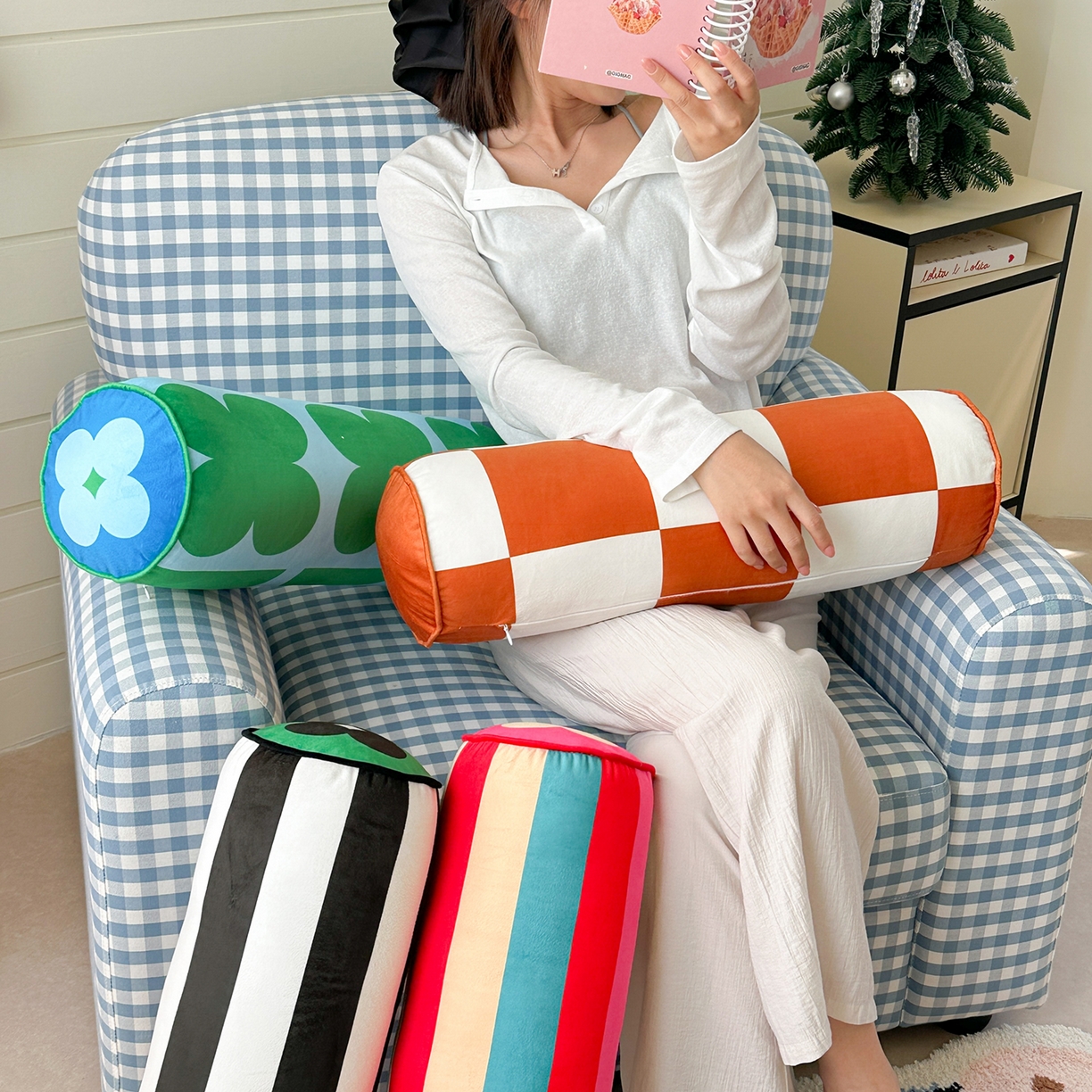 91家纺网 家纺一手货源 找家纺 美茉家居 2025新款荷兰绒丝绒炫彩糖果抱枕 橙方块