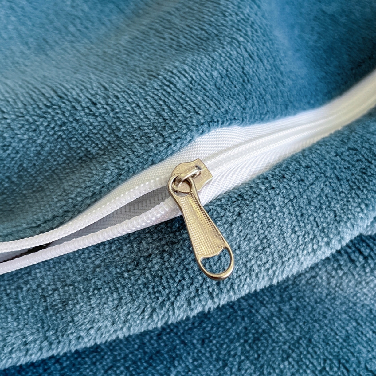 91家纺网 家纺一手货源 找家纺 露梦家纺 2025新款A类牛奶绒工艺款刺绣四件套-艾伦系列（提供买家秀） 艾伦-月光蓝