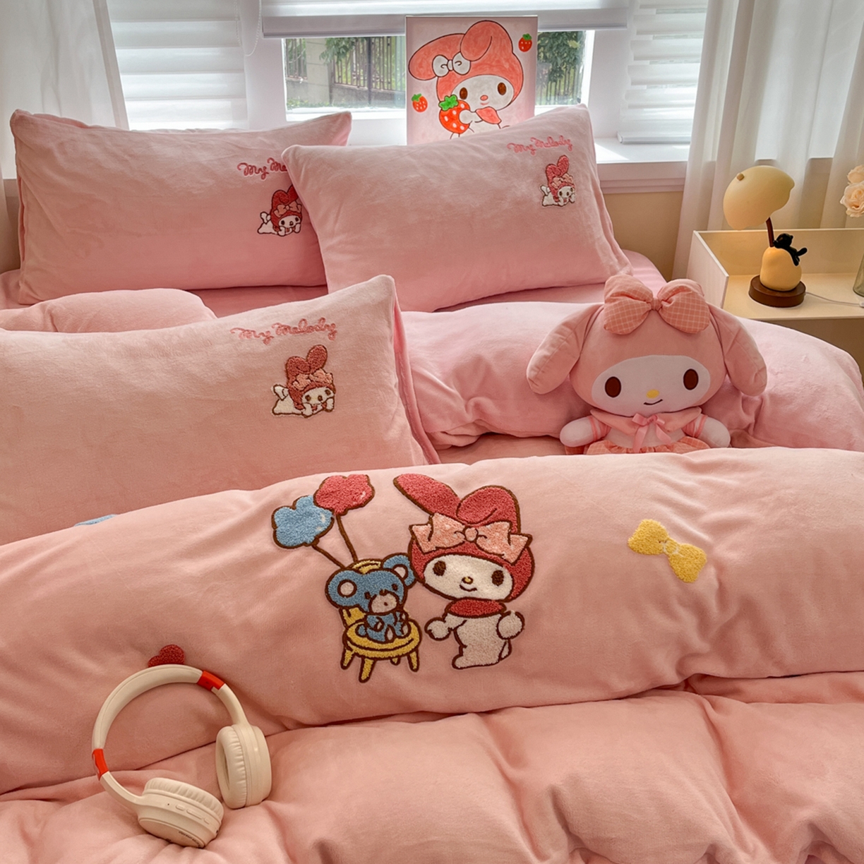 91家纺网 家纺一手货源 找家纺 沐辰 2025新款牛奶绒绣花三丽鸥系列四件套 气球美乐蒂