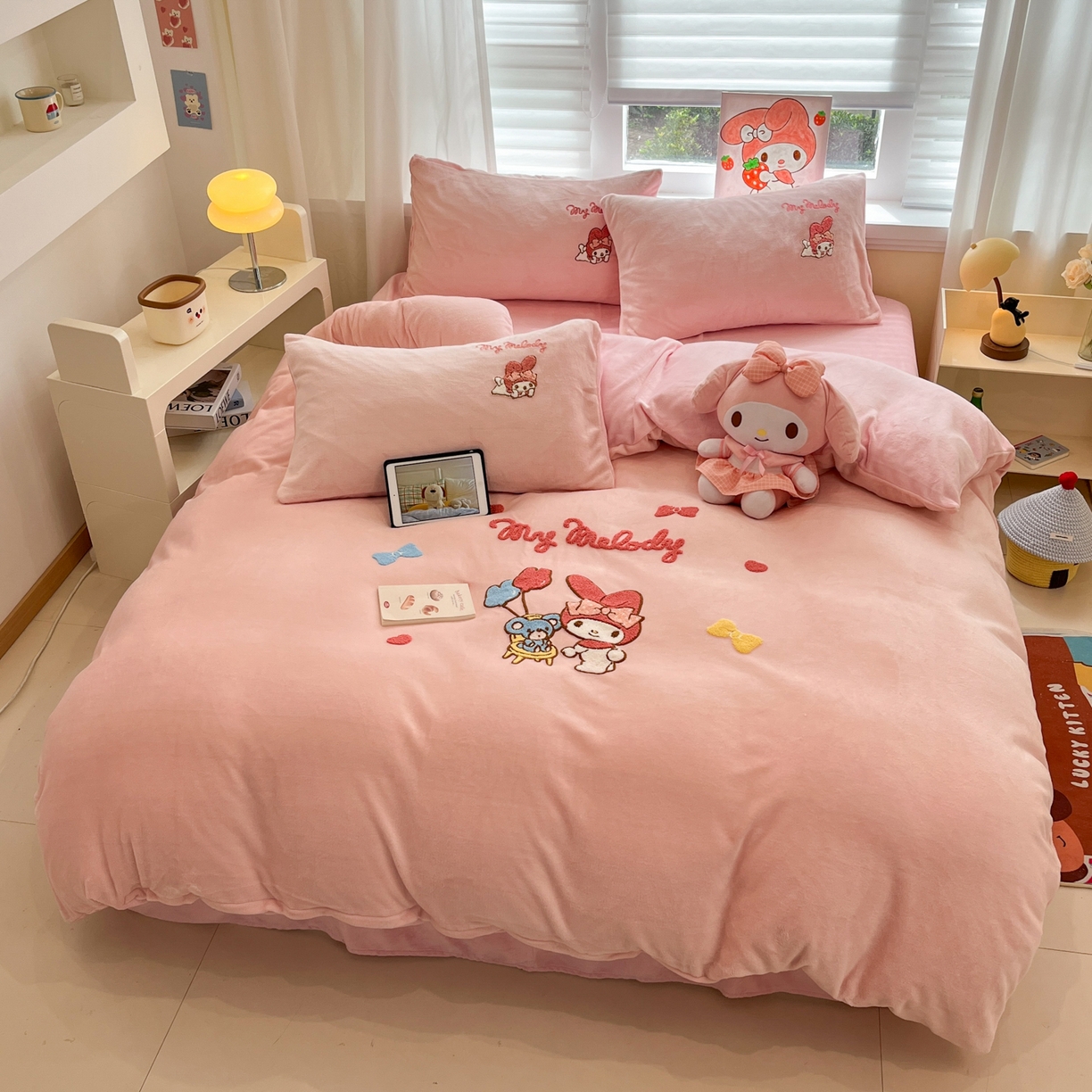 91家纺网 家纺一手货源 找家纺 沐辰 2025新款牛奶绒绣花三丽鸥系列四件套 气球美乐蒂