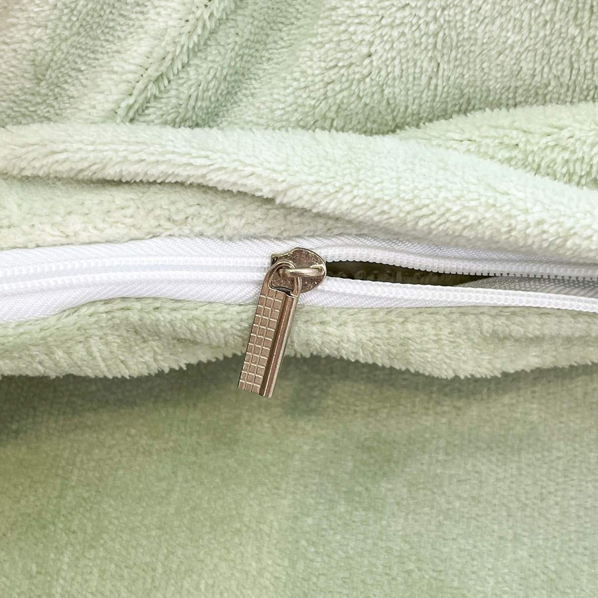 91家纺网 家纺一手货源 找家纺 沐辰 2025新款牛奶绒绣花三丽鸥系列四件套 骑行蛙蛙