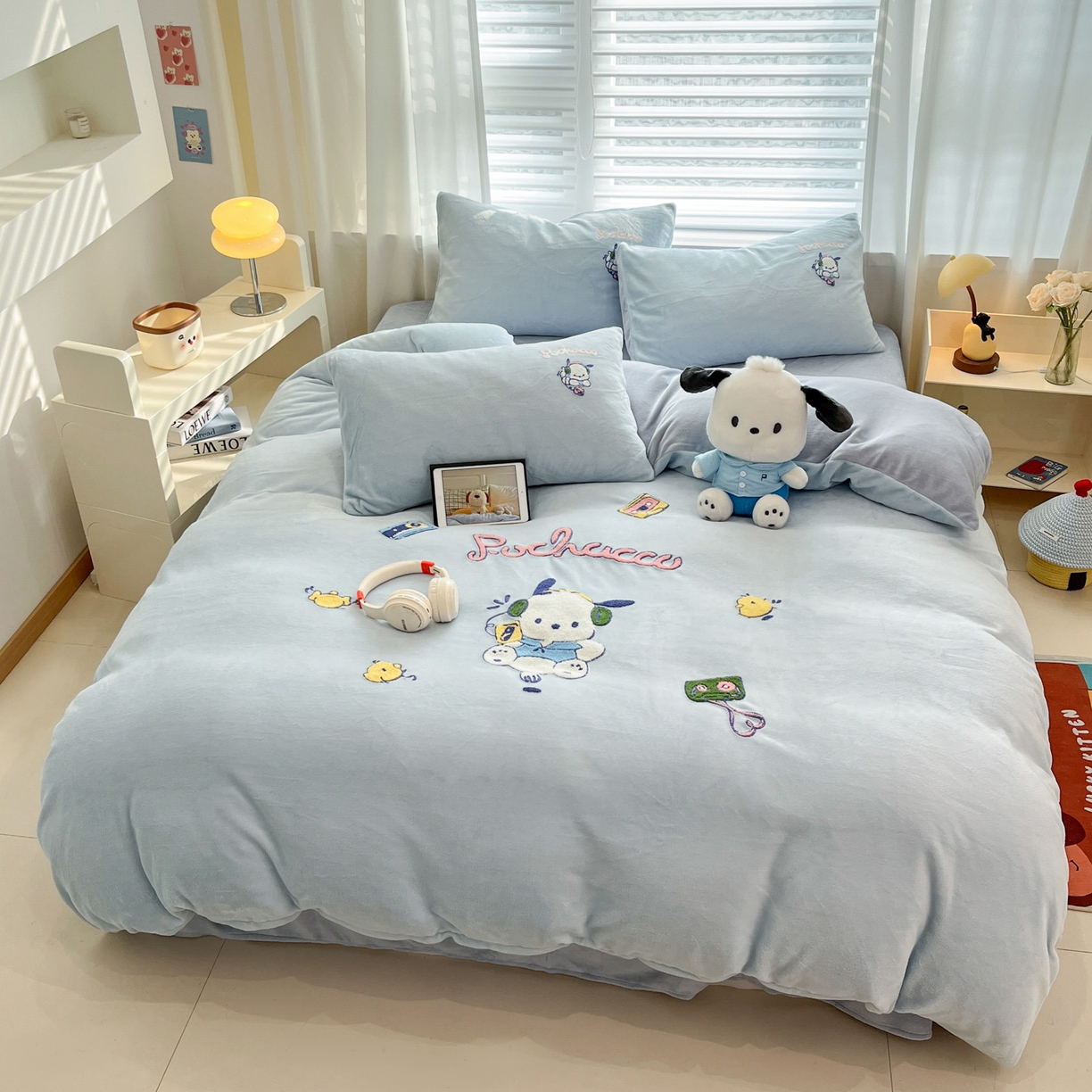 91家纺网 家纺一手货源 找家纺 沐辰 2025新款牛奶绒绣花三丽鸥系列四件套 玩家帕恰狗