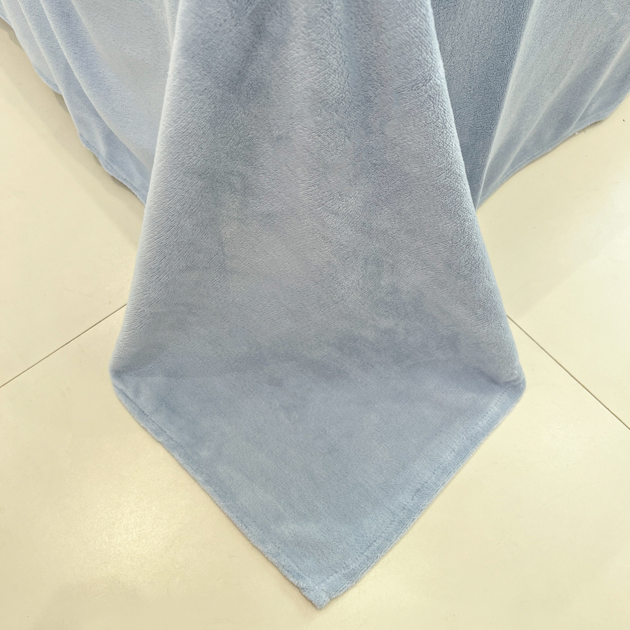 91家纺网 家纺一手货源 找家纺 沐辰 2025新款牛奶绒绣花三丽鸥系列四件套 玩家帕恰狗