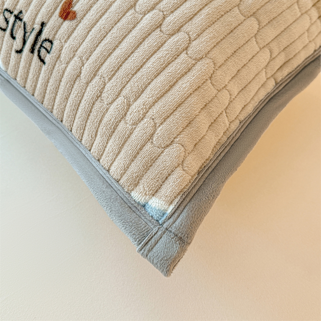 91家纺网 家纺一手货源 找家纺 慕木家纺 2025新款高克重牛奶绒小清新印花卡通夹棉单床盖床盖单件（提供买家秀) 牛奶绒床盖-水波熊