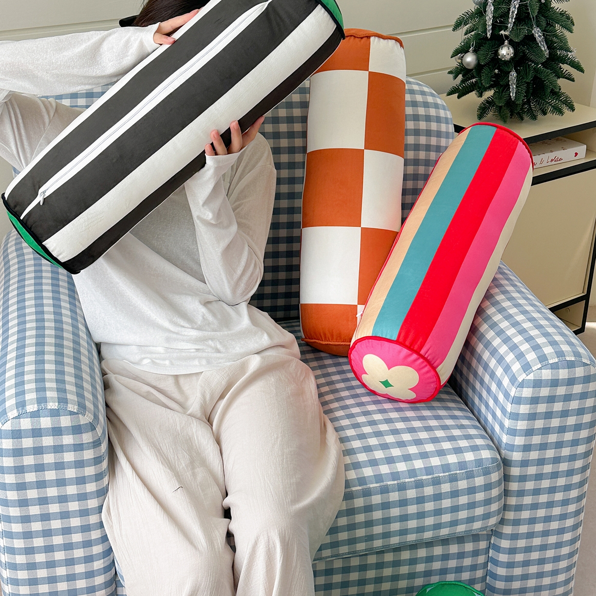 91家纺网 家纺一手货源 找家纺 美茉家居 2025新款荷兰绒丝绒炫彩糖果抱枕 绿四叶