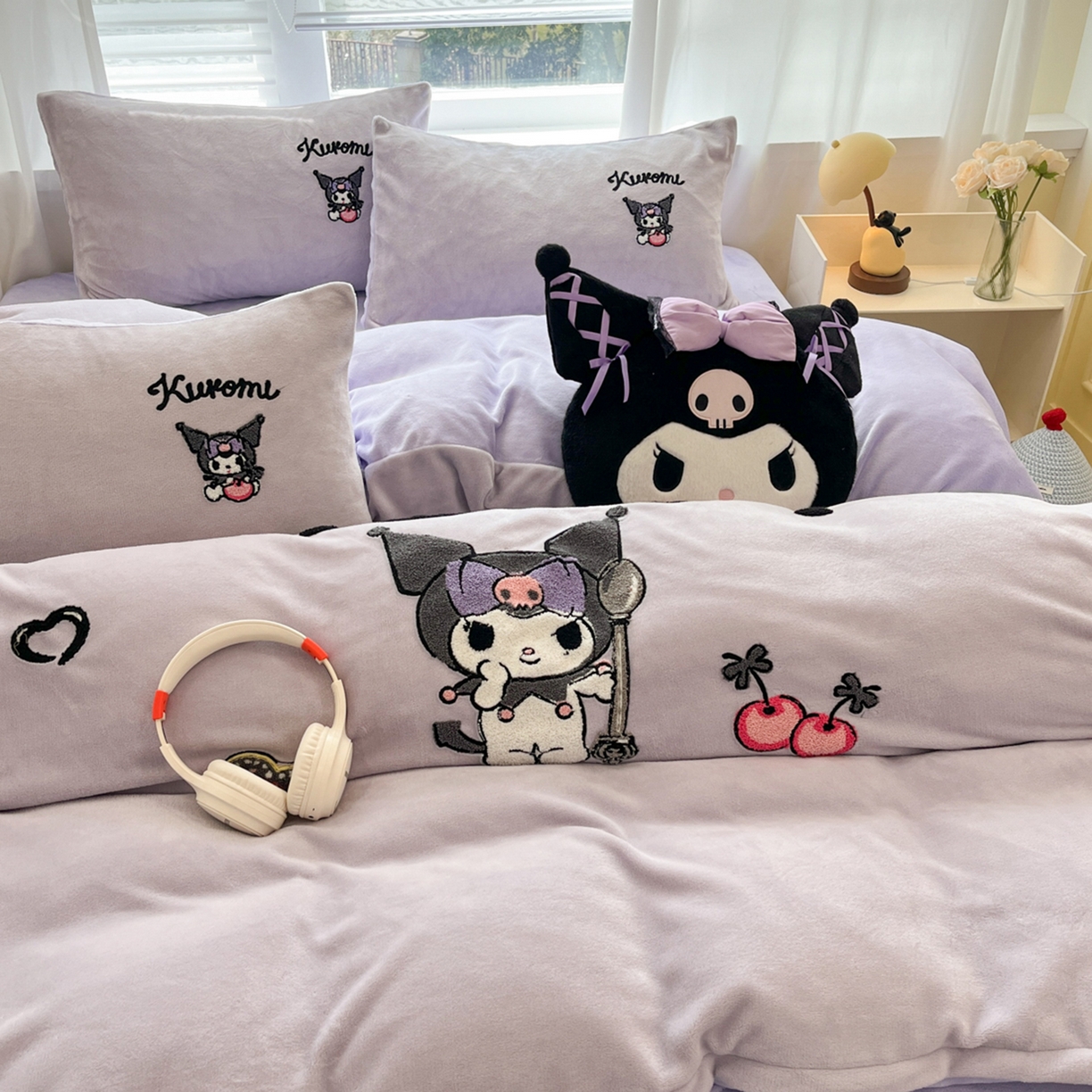 91家纺网 家纺一手货源 找家纺 沐辰 2025新款牛奶绒绣花三丽鸥系列四件套 酷酷库洛米