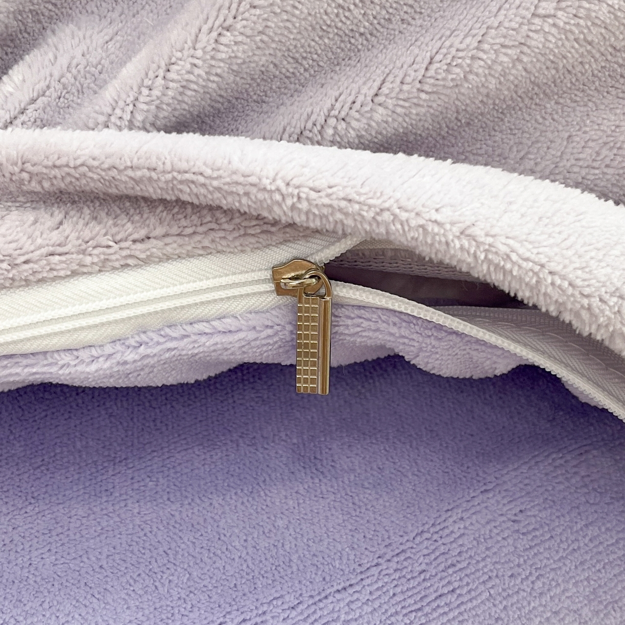 91家纺网 家纺一手货源 找家纺 沐辰 2025新款牛奶绒绣花三丽鸥系列四件套 酷酷库洛米