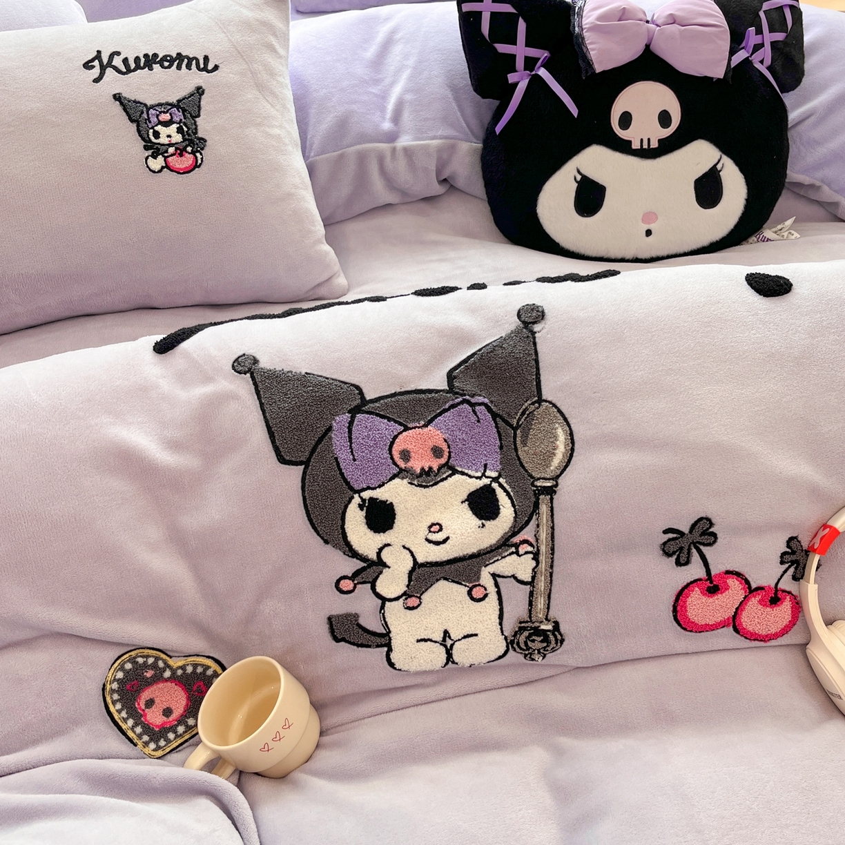 91家纺网 家纺一手货源 找家纺 沐辰 2025新款牛奶绒绣花三丽鸥系列四件套 酷酷库洛米