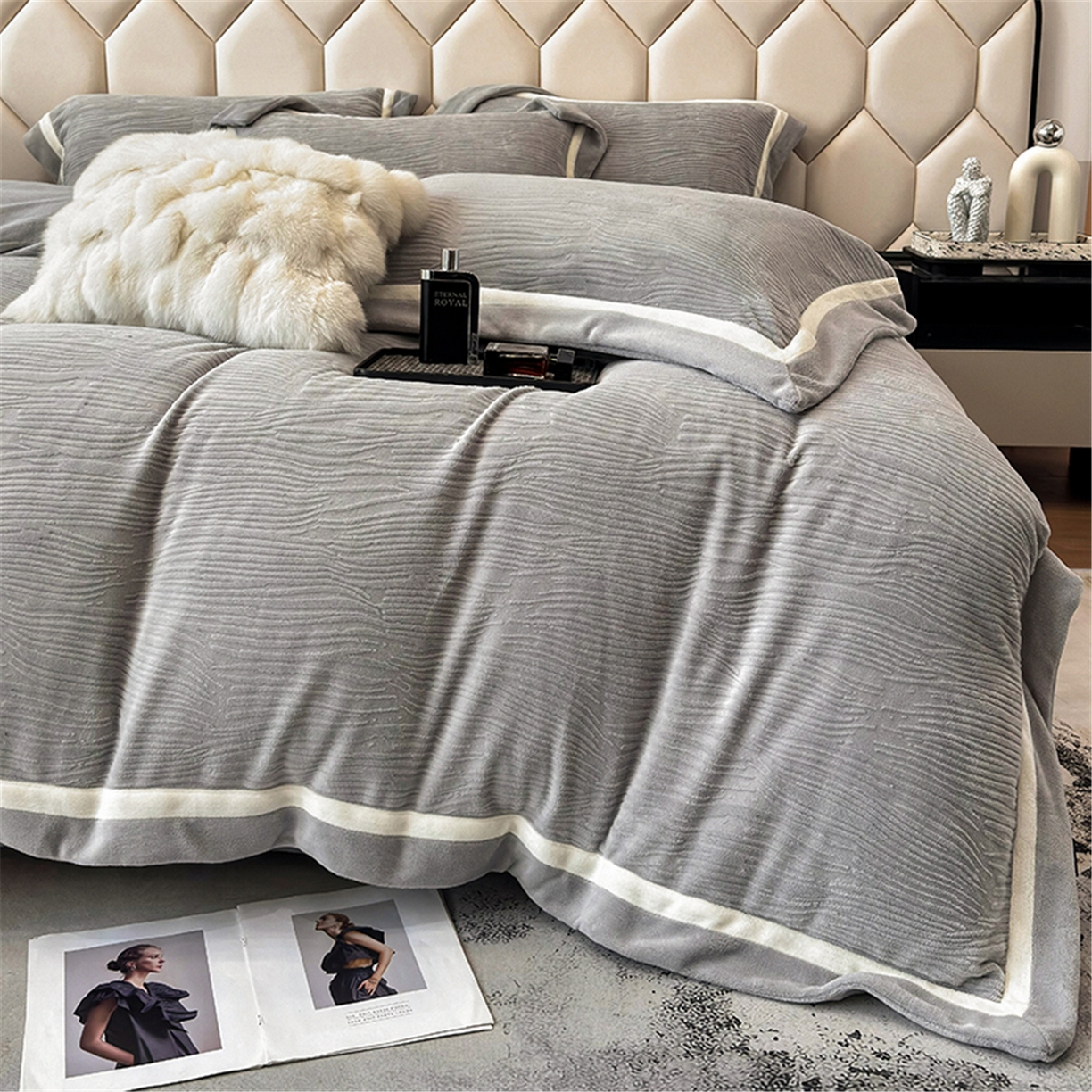 91家纺网 家纺一手货源 找家纺 家居1号家纺 2025新款230克全消光瑞丽牛奶绒烂花四件套（控价标准258加大278 会员优惠10元） 瑞丽-绅士灰