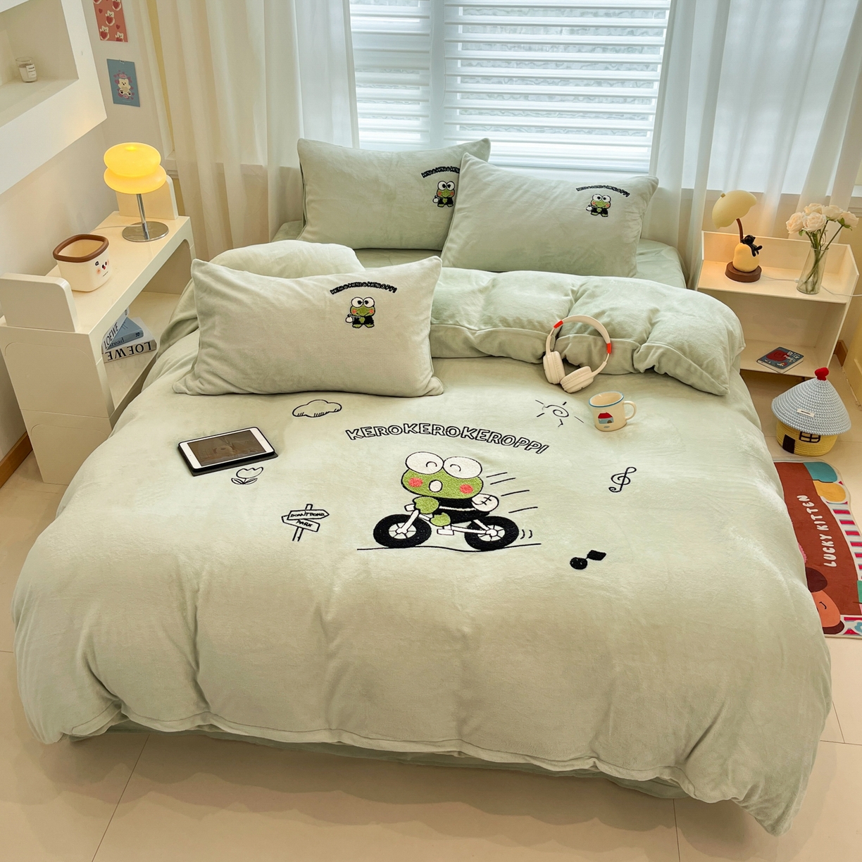 91家纺网 家纺一手货源 找家纺 沐辰 2025新款牛奶绒绣花三丽鸥系列四件套 骑行蛙蛙