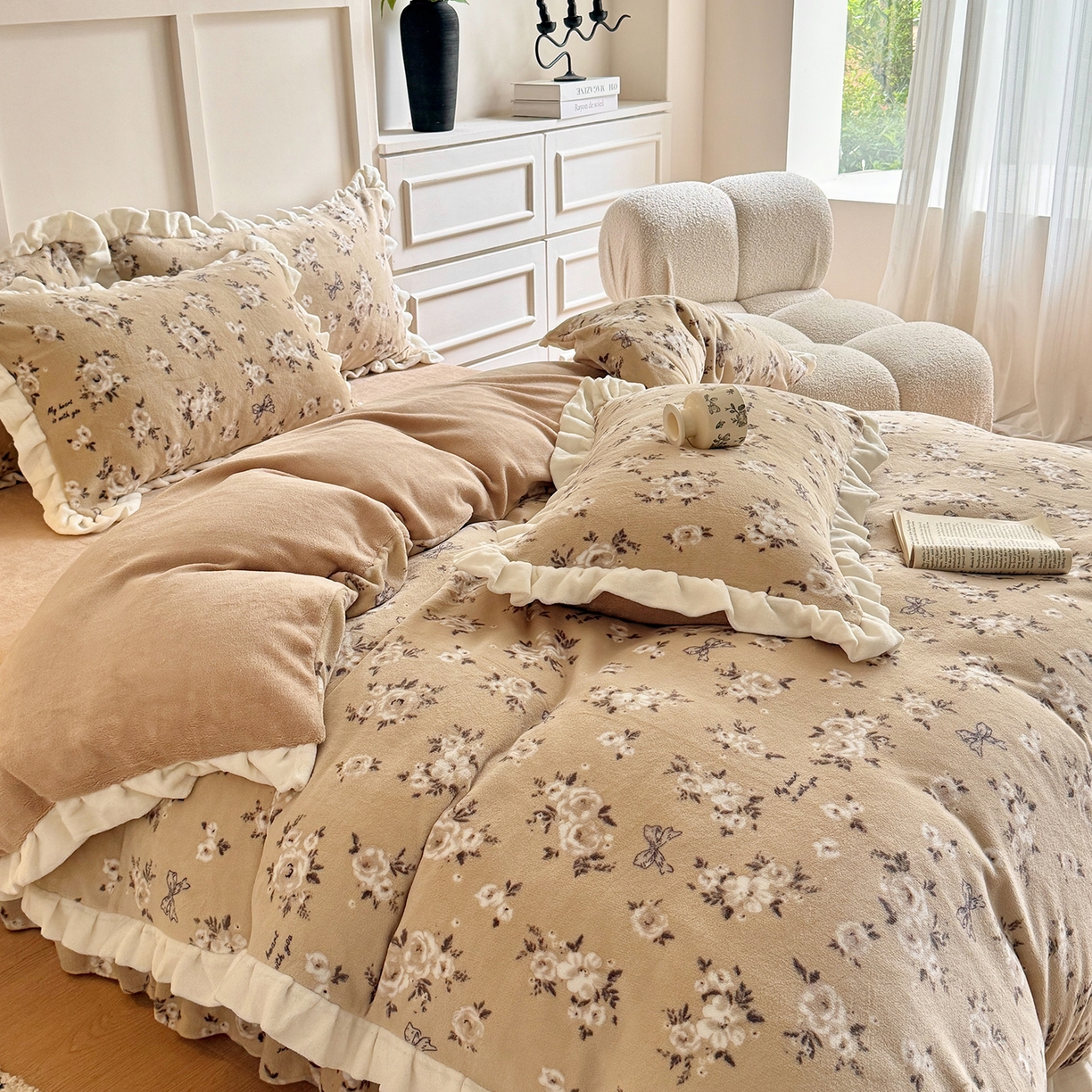 91家纺网 家纺一手货源 找家纺 潘朵拉家纺 2025新款法式牛奶绒双层花边四件套 晚秋