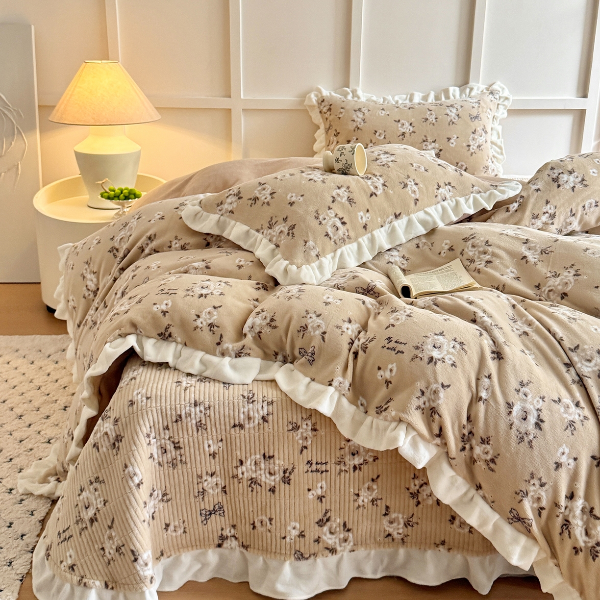 91家纺网 家纺一手货源 找家纺 潘朵拉家纺 2025新款法式牛奶绒双层花边四件套 晚秋