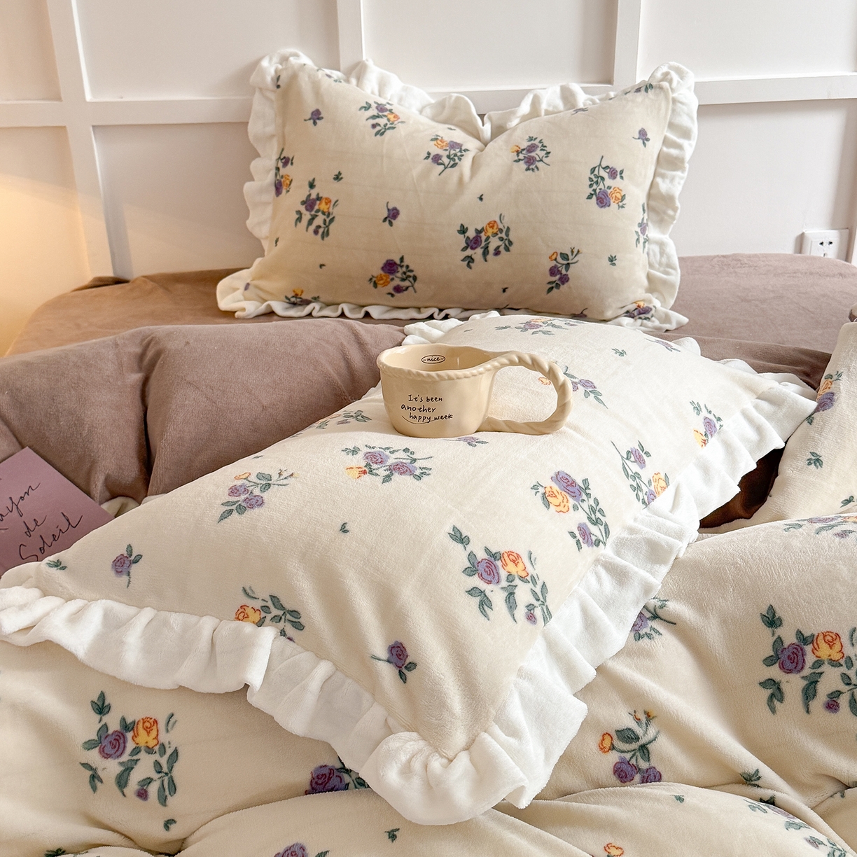 91家纺网 家纺一手货源 找家纺 潘朵拉家纺 2025新款法式牛奶绒双层花边四件套 紫苏