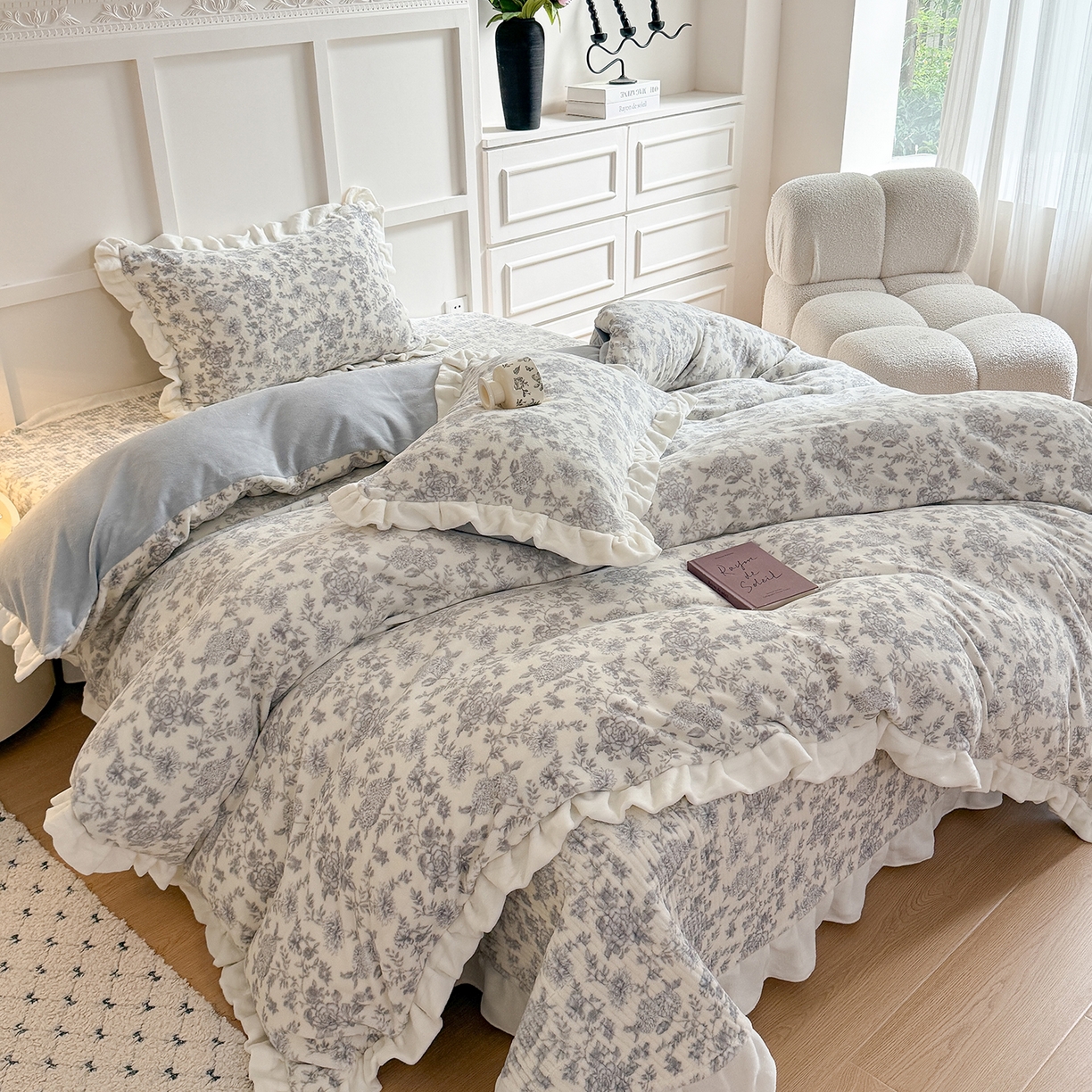 91家纺网 家纺一手货源 找家纺 潘朵拉家纺 2025新款法式牛奶绒双层花边四件套 南梦