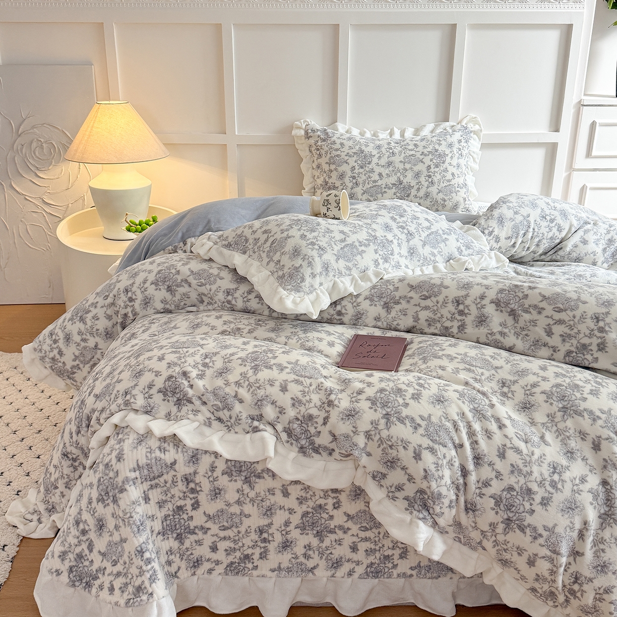 91家纺网 家纺一手货源 找家纺 潘朵拉家纺 2025新款法式牛奶绒双层花边四件套 南梦