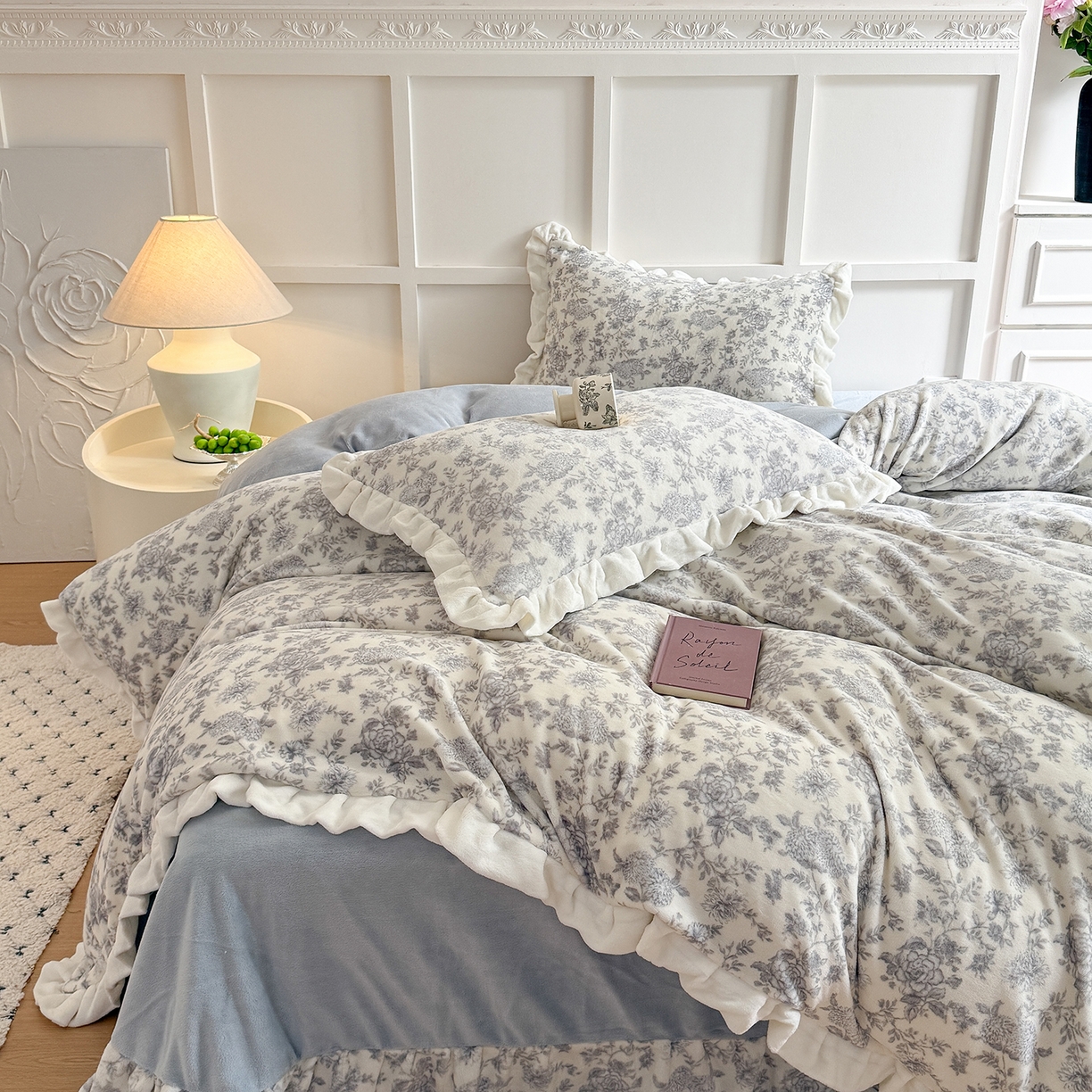 91家纺网 家纺一手货源 找家纺 潘朵拉家纺 2025新款法式牛奶绒双层花边四件套 南梦