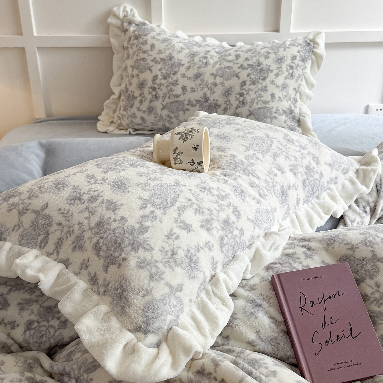 91家纺网 家纺一手货源 找家纺 潘朵拉家纺 2025新款法式牛奶绒双层花边四件套 南梦