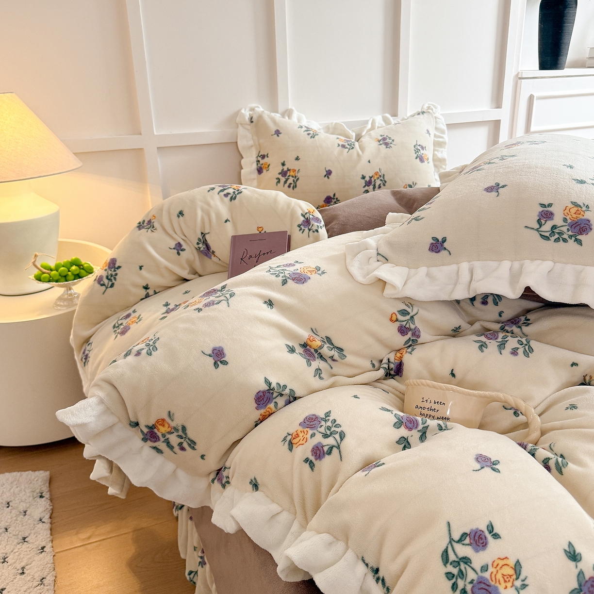 91家纺网 家纺一手货源 找家纺 潘朵拉家纺 2025新款法式牛奶绒双层花边四件套 紫苏