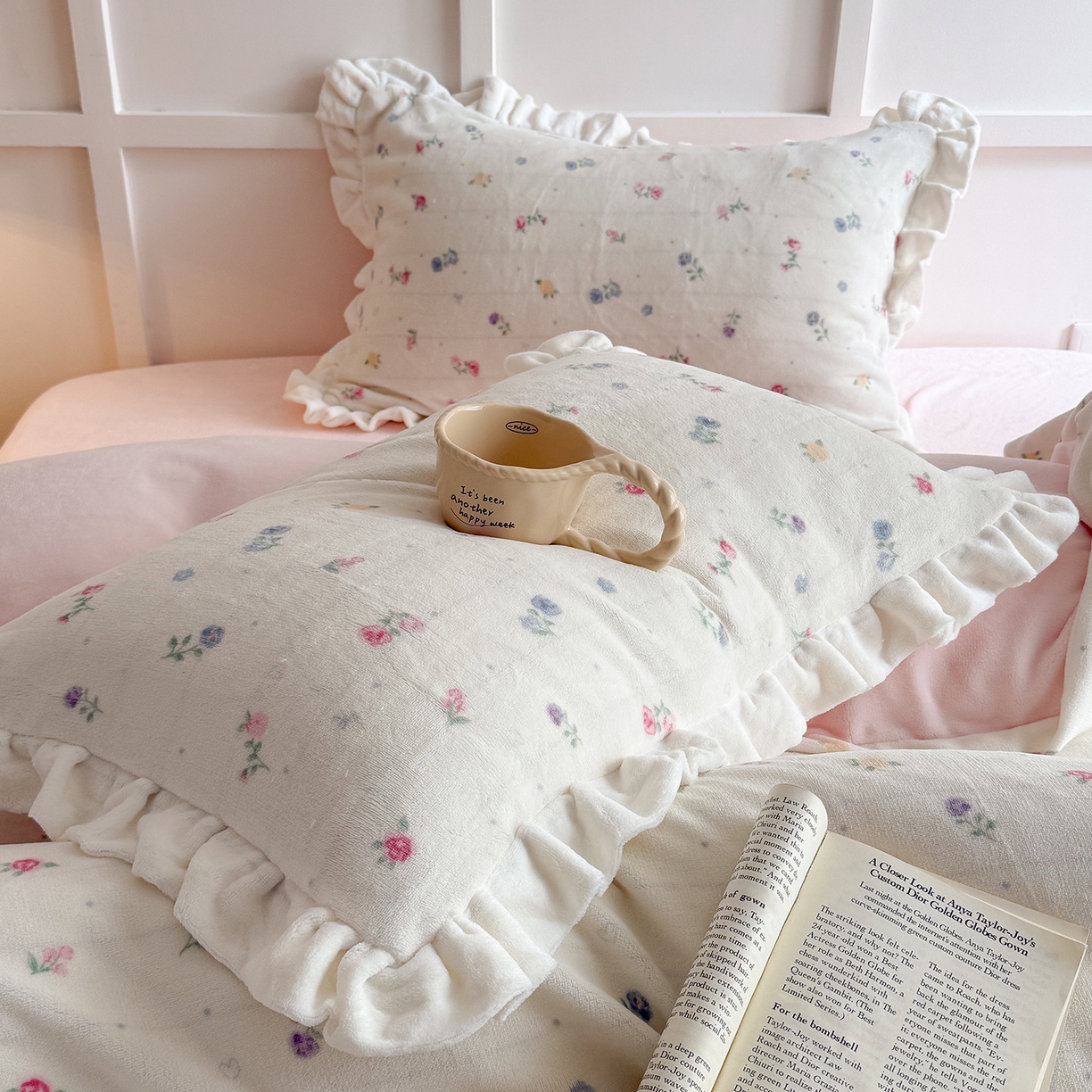 91家纺网 家纺一手货源 找家纺 潘朵拉家纺 2025新款法式牛奶绒双层花边四件套 奈雪