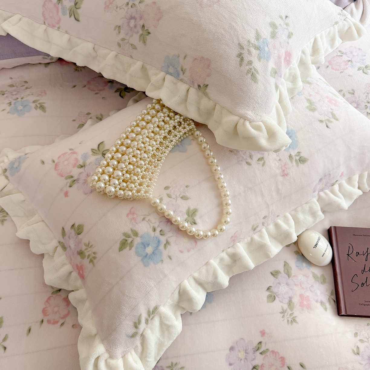 91家纺网 家纺一手货源 找家纺 潘朵拉家纺 2025新款法式牛奶绒双层花边四件套 梨禾小姐