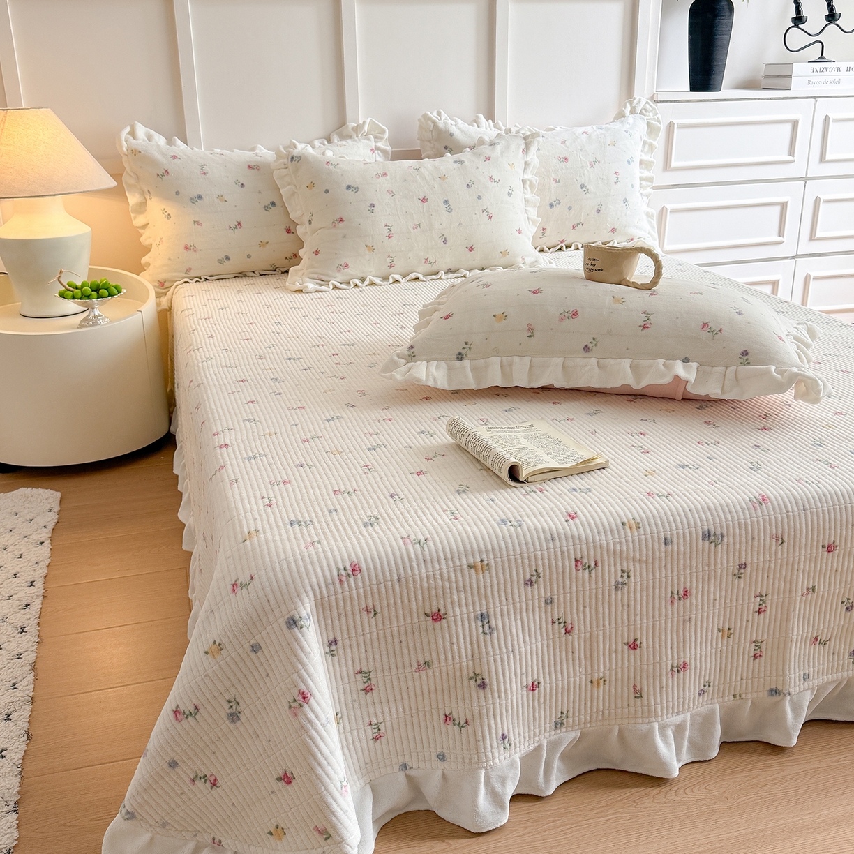 91家纺网 家纺一手货源 找家纺 潘朵拉家纺 2025新款法式牛奶绒双层花边四件套 奈雪