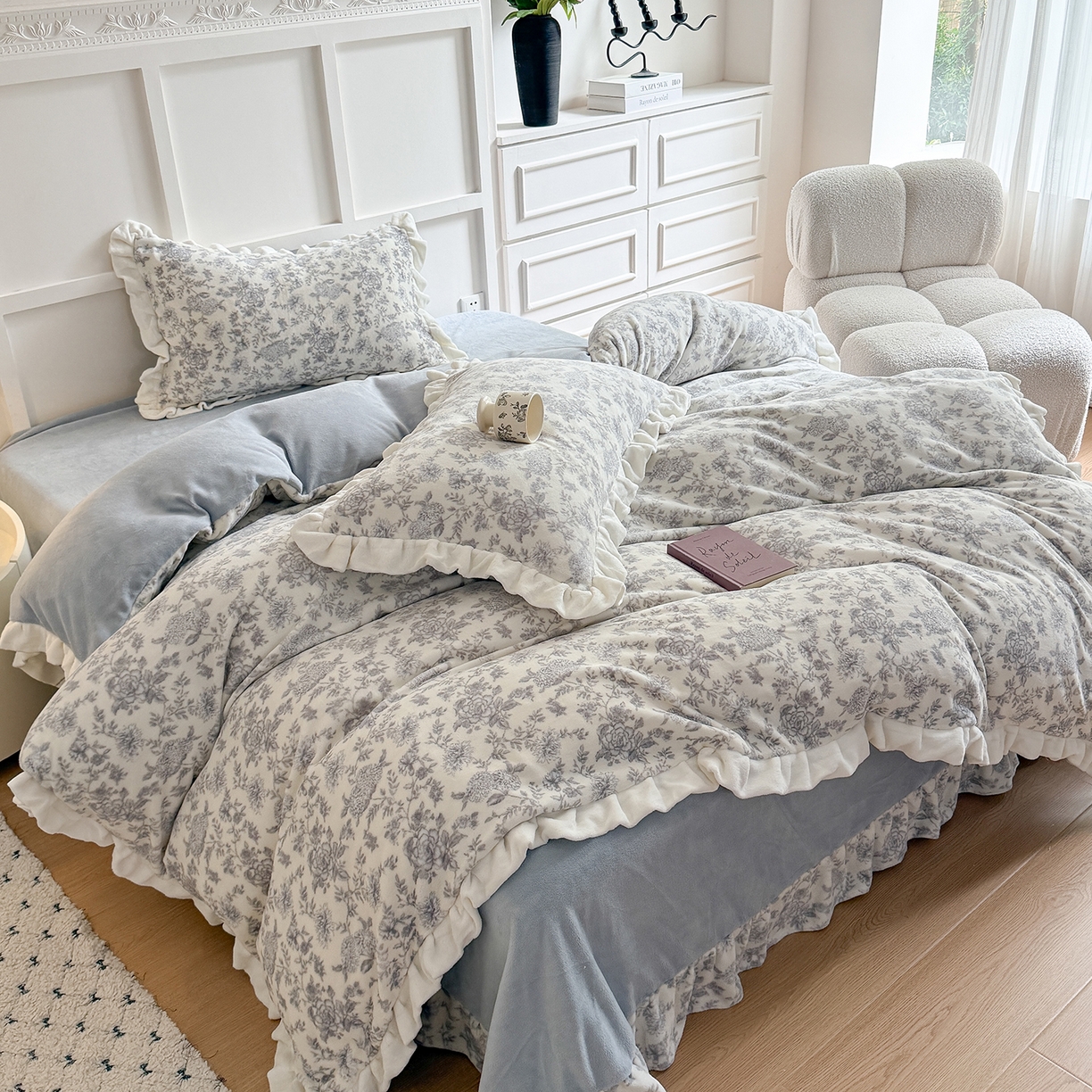 91家纺网 家纺一手货源 找家纺 潘朵拉家纺 2025新款法式牛奶绒双层花边四件套 南梦