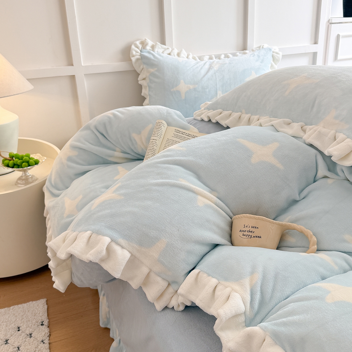 91家纺网 家纺一手货源 找家纺 潘朵拉家纺 2025新款法式牛奶绒双层花边四件套 星语