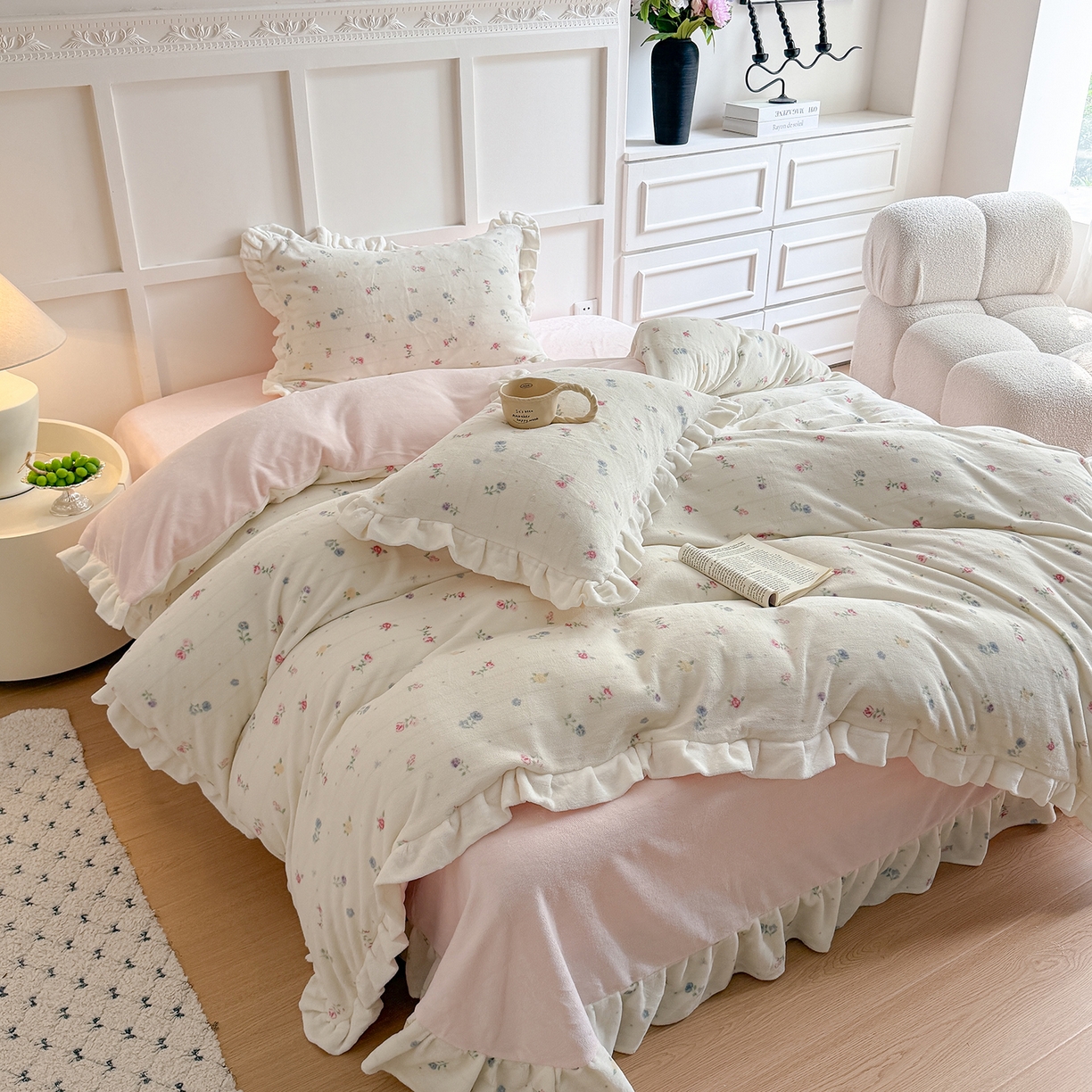 91家纺网 家纺一手货源 找家纺 潘朵拉家纺 2025新款法式牛奶绒双层花边四件套 奈雪