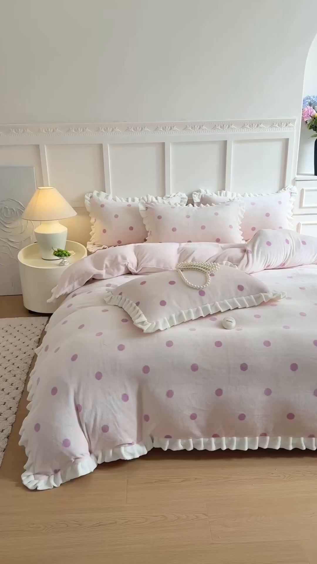 91家纺网 家纺一手货源 找家纺 潘朵拉家纺 2025新款法式牛奶绒双层花边四件套 芝士波点