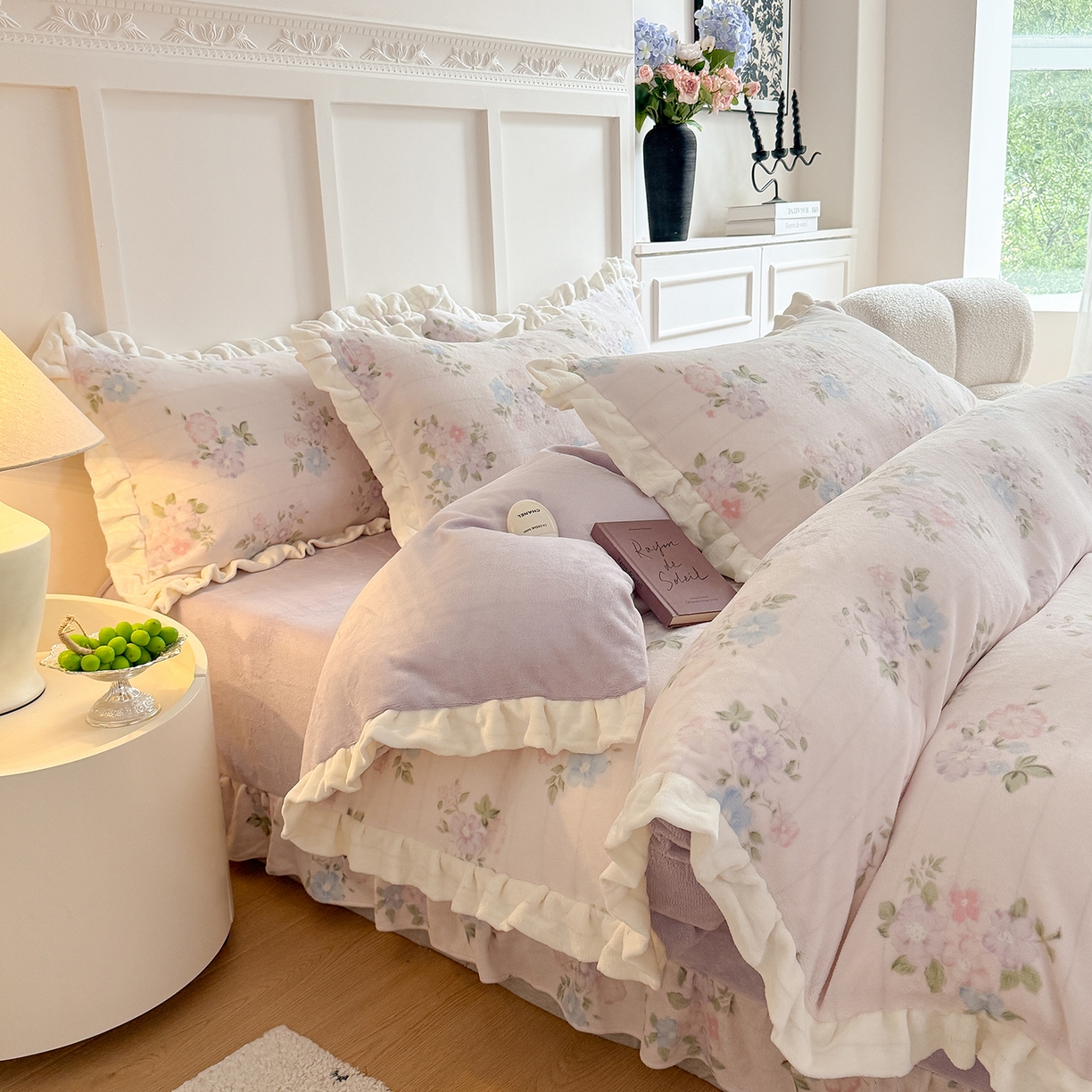 91家纺网 家纺一手货源 找家纺 潘朵拉家纺 2025新款法式牛奶绒双层花边四件套 梨禾小姐