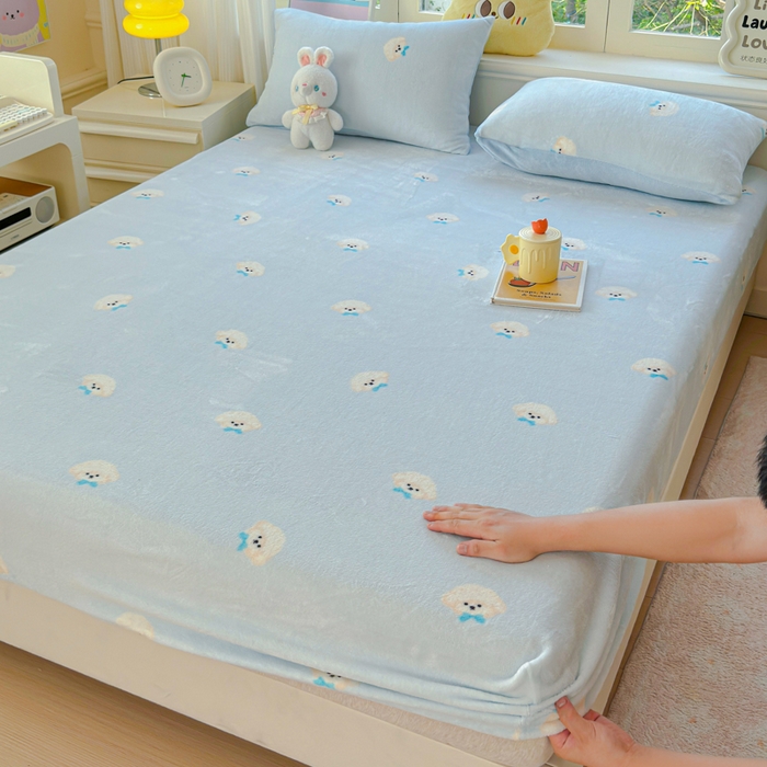 91家纺网 家纺一手货源 找家纺 澜妃 2025新款高克重软软糯糯牛奶绒单床笠CL系列（小红书推荐） CL-绒绒小狗蓝