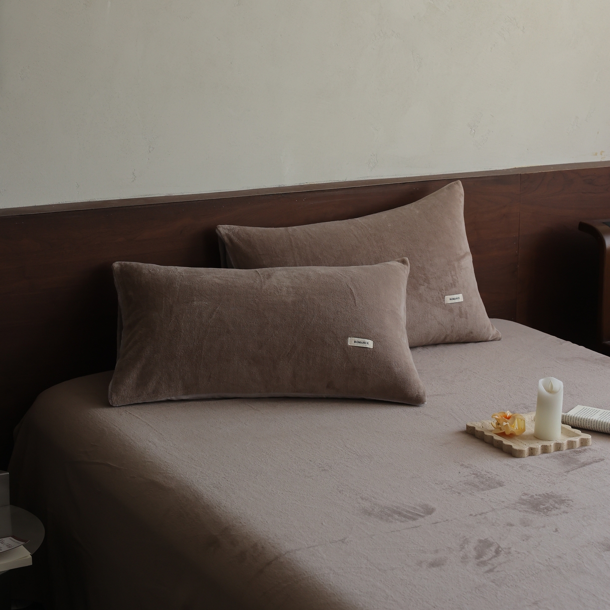 91家纺网 家纺一手货源 找家纺 （总）时光里 2025新款230克纯色简约双拼牛奶绒四件套单品枕套